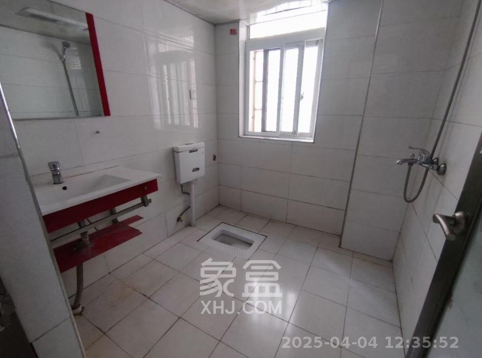 和馨园  3室2厅2卫   2600.00元/月室内图
