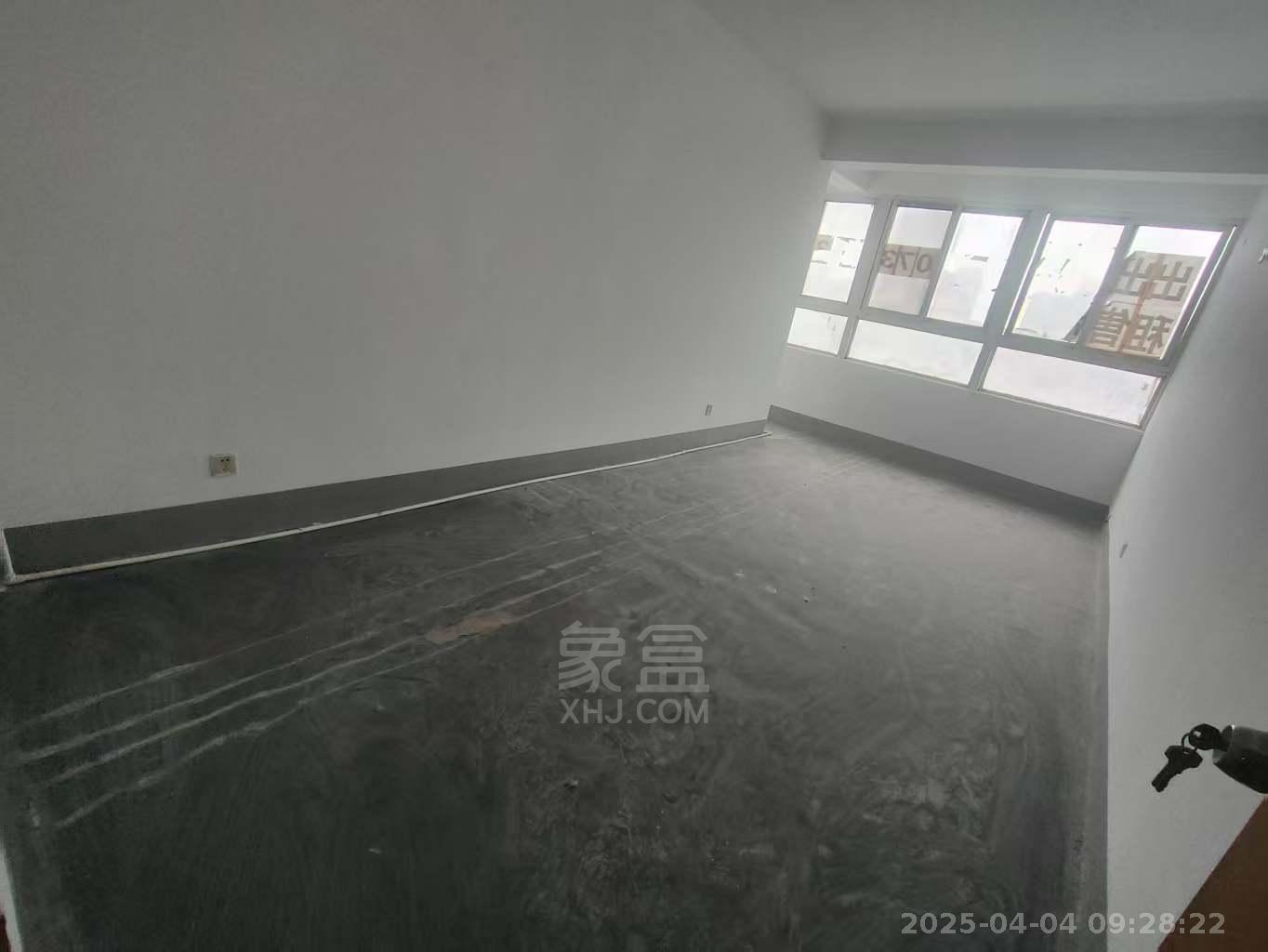耀华锦园  1室2厅1卫   1800.00元/月室内图