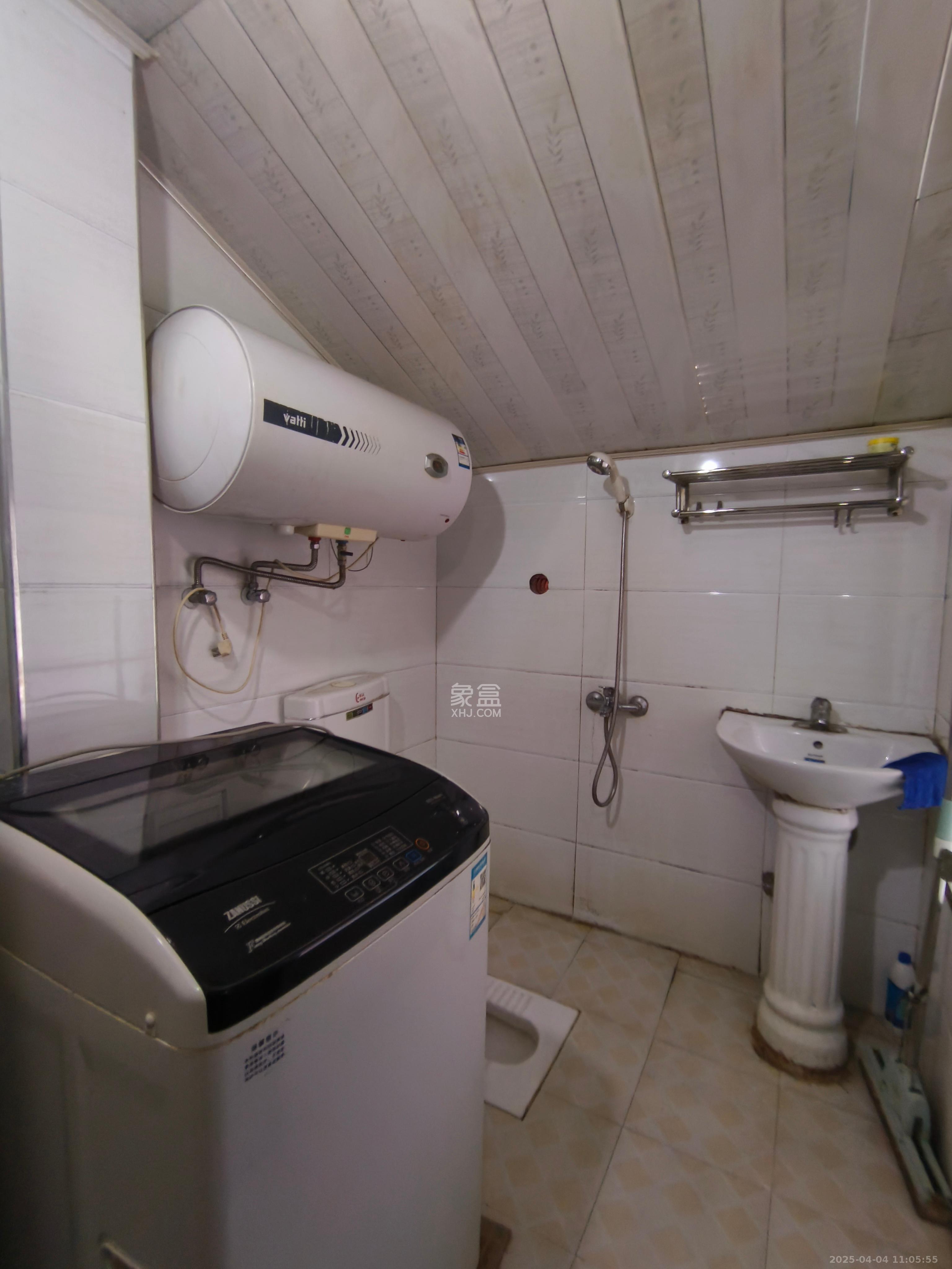 兴联母山小区 3室1厅1卫 700.0元/月 兴联母山小区 3室1厅1卫 700.0元/月室内图