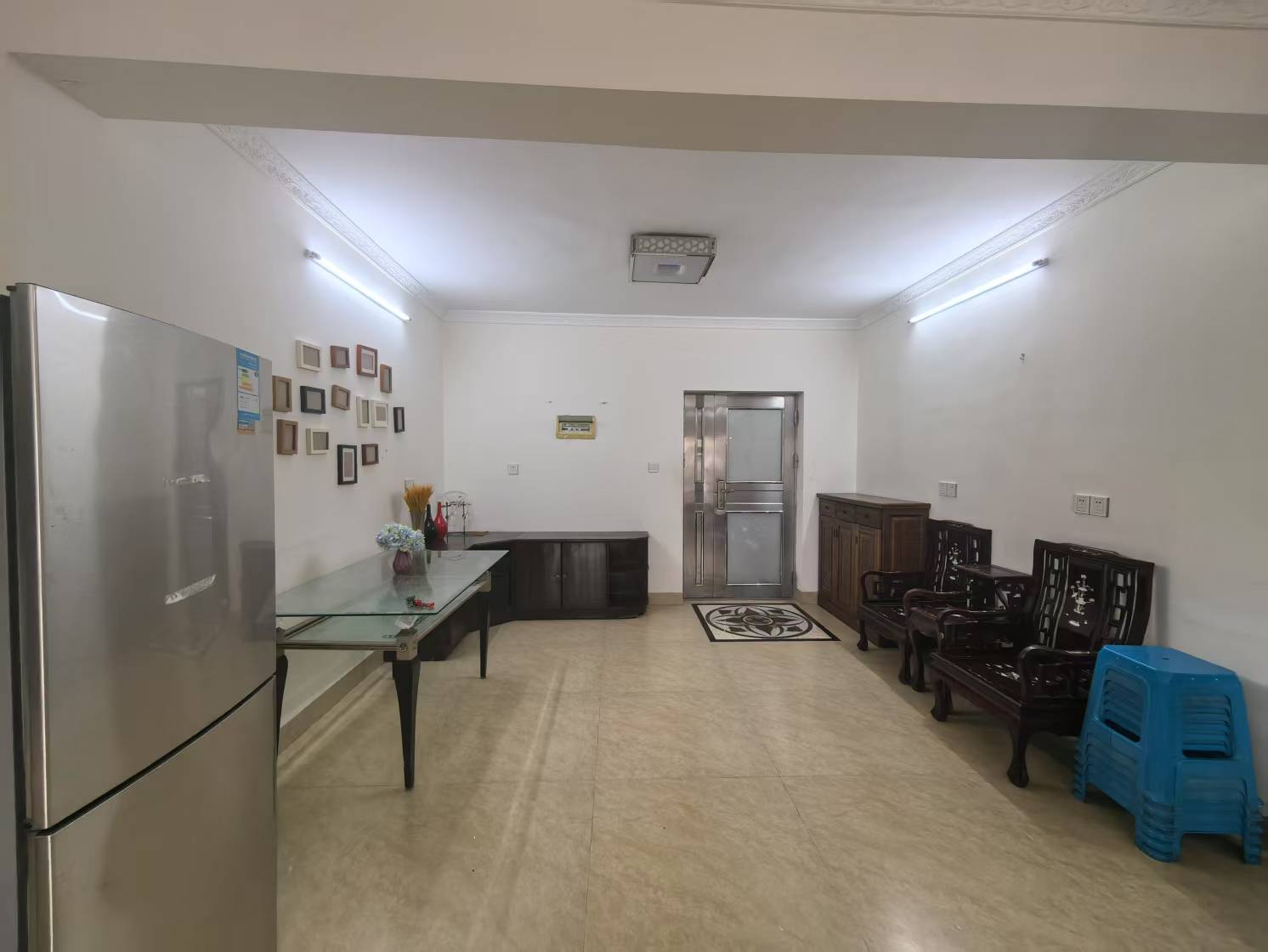 水岸阳光B小区  4室2厅2卫    2600.0元/月 水岸阳光B小区  4室2厅2卫    2600.0元/月室内图