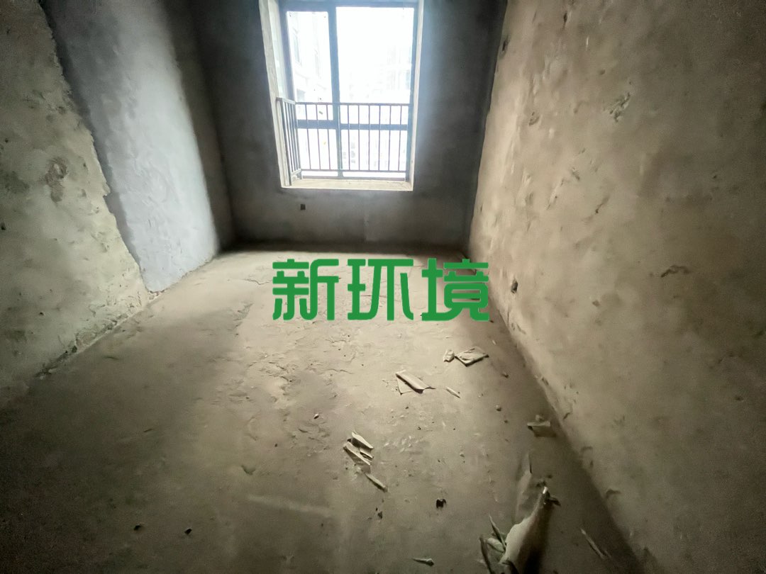 丽景天下二期  4室2厅2卫   90.00万客厅