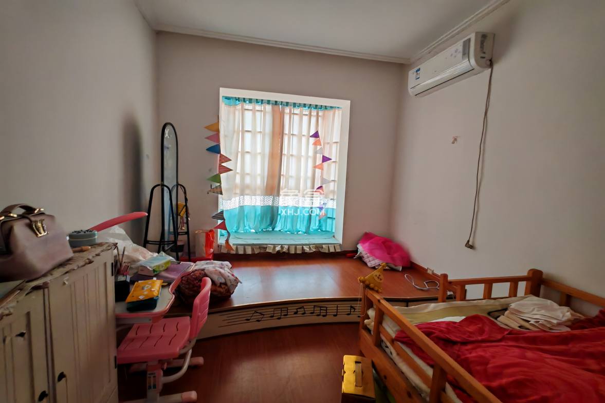 欣业家园 4室2厅2卫 1000.0元/月 欣业家园 4室2厅2卫 1000.0元/月室内图