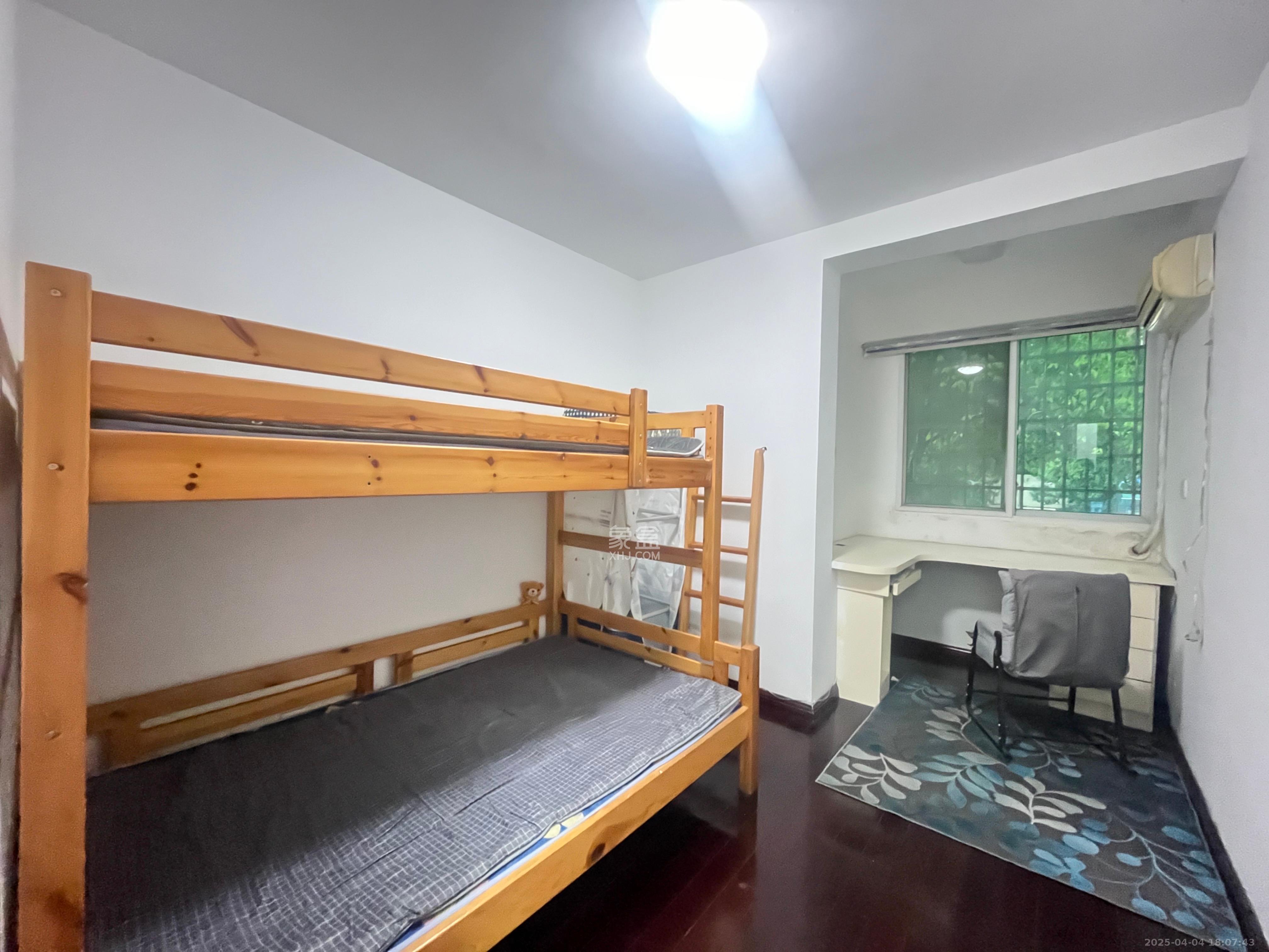 恩瑞麓山名园(龙王港小区) 3室2厅2卫 2500.0元/月 恩瑞麓山名园(龙王港小区) 3室2厅2卫 2500.0元/月室内图