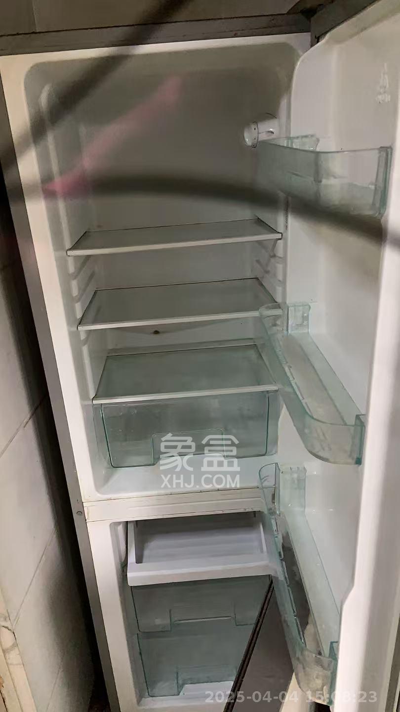 山水湾  4室2厅2卫   1800.00元/月室内图