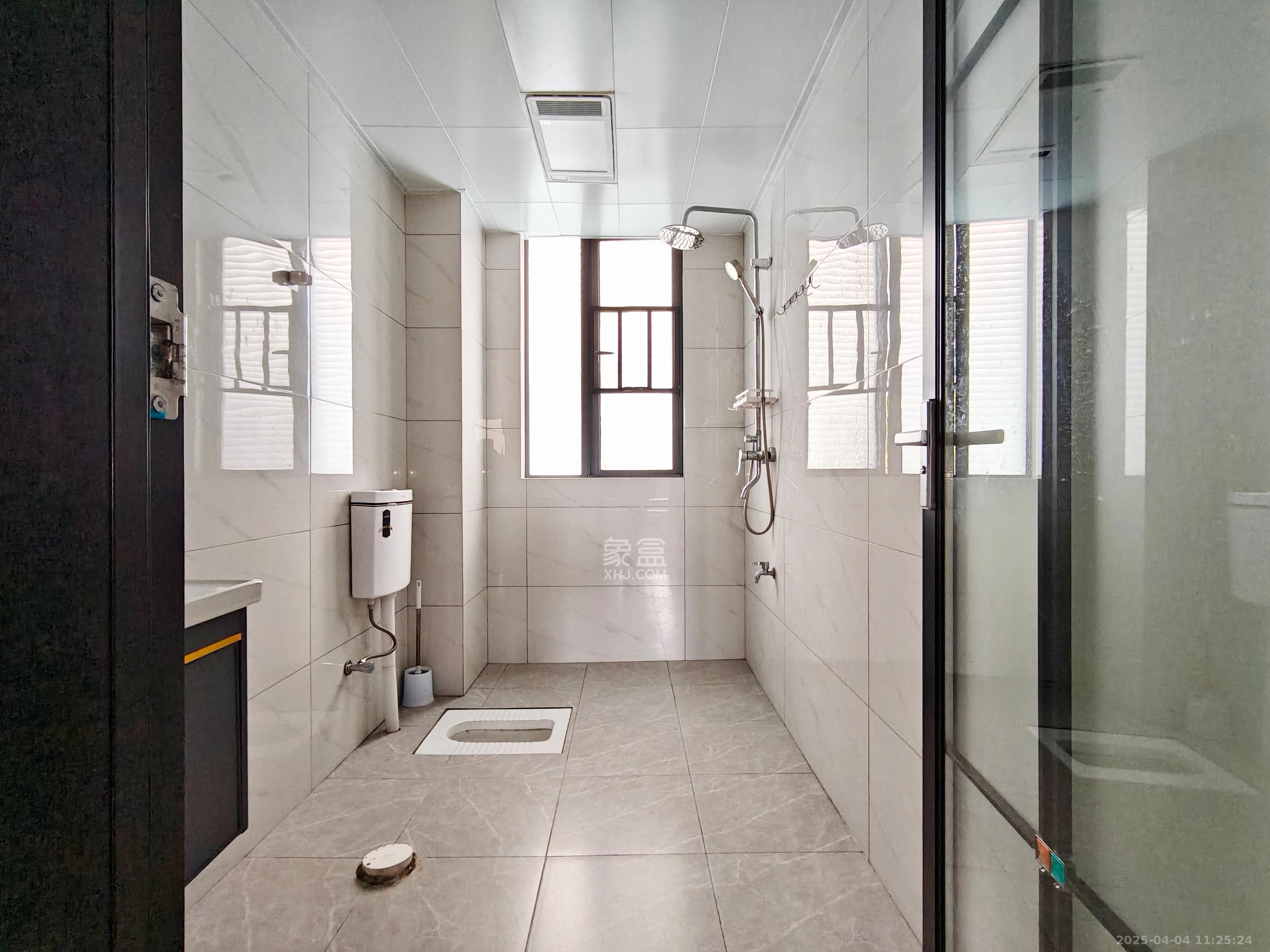 智达佳园  3室2厅2卫    2200.0元/月 智达佳园  3室2厅2卫    2200.0元/月室内图