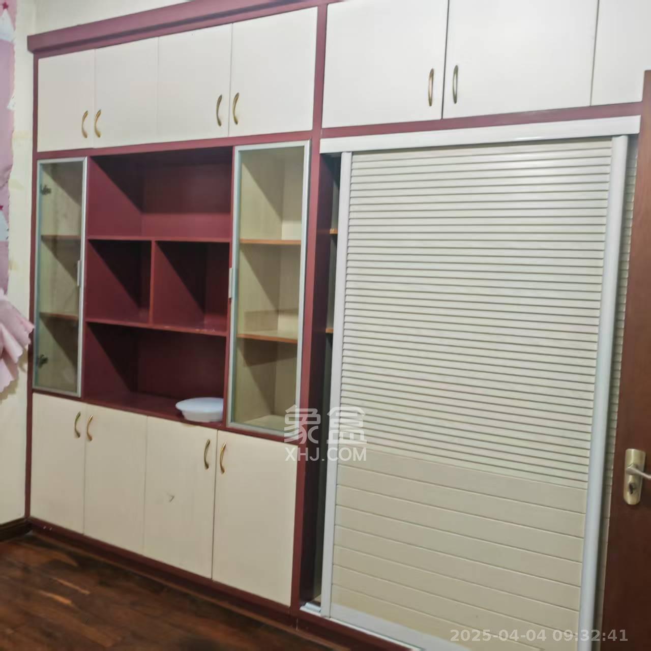 芙蓉公寓 4室2厅1卫 3000.0元/月 芙蓉公寓 4室2厅1卫 3000.0元/月室内图