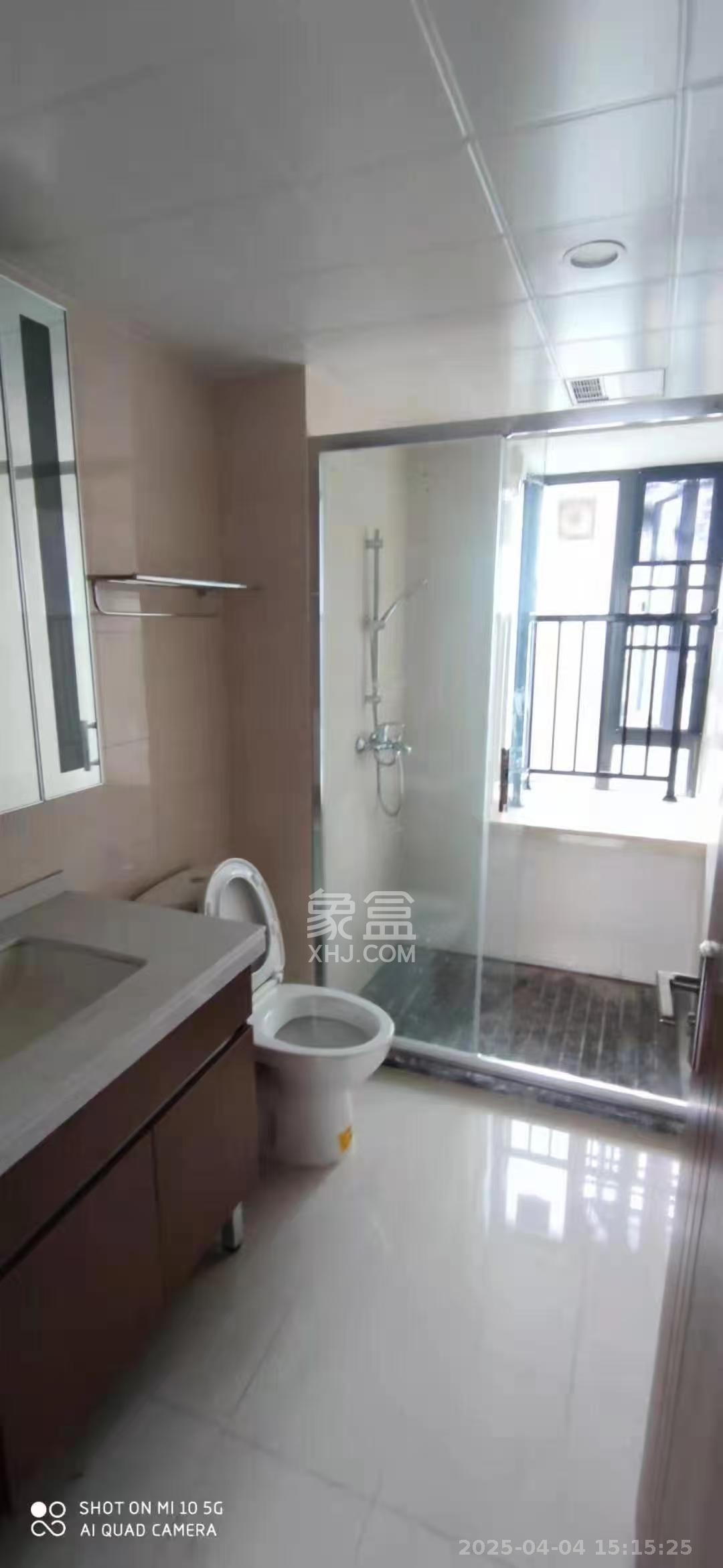 珠江好世界  4室2厅2卫   3800.00元/月室内图