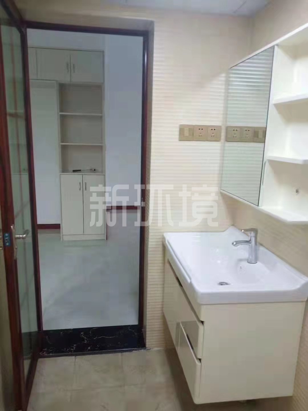 南门口安置小区一期 3室2厅2卫 2100.0元/月 南门口安置小区一期 3室2厅2卫 2100.0元/月室内图