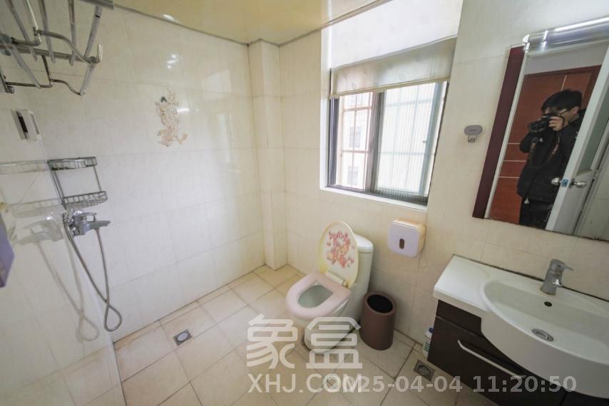 旺坤家园  3室2厅2卫   2000.00元/月室内图