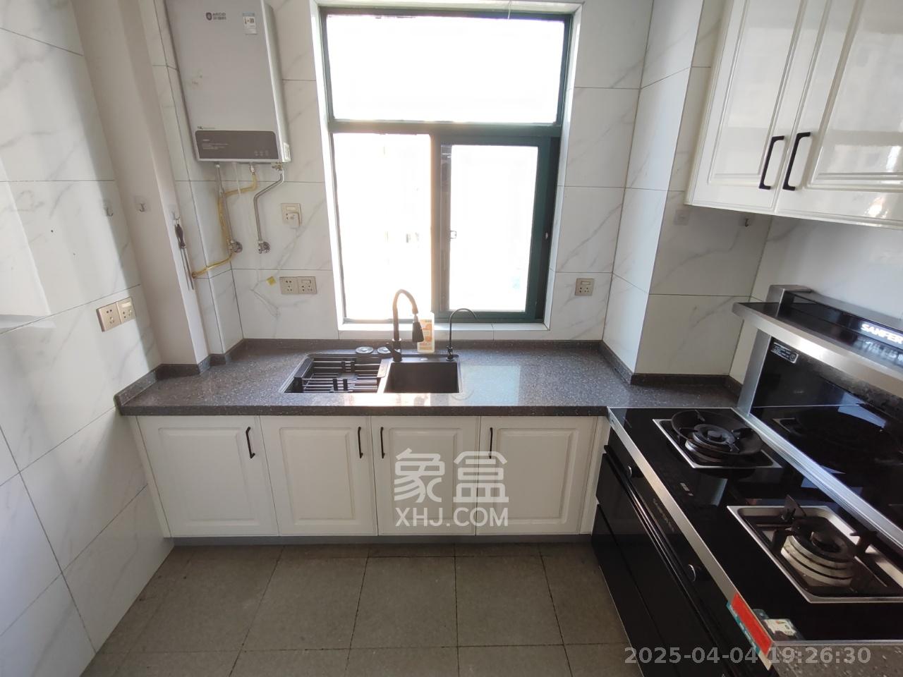 洋湖时代 3室2厅1卫 2350.0元/月 洋湖时代 3室2厅1卫 2350.0元/月室内图