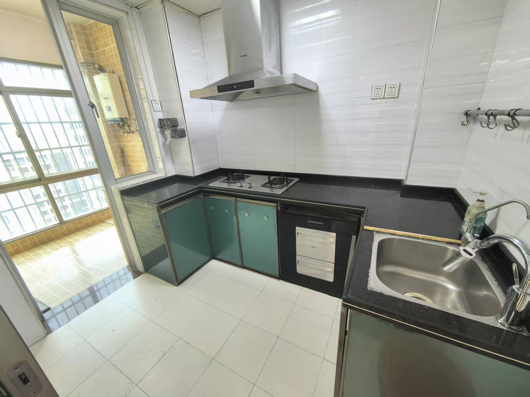 水岸阳光B小区  4室2厅2卫    2600.0元/月 水岸阳光B小区  4室2厅2卫    2600.0元/月室内图