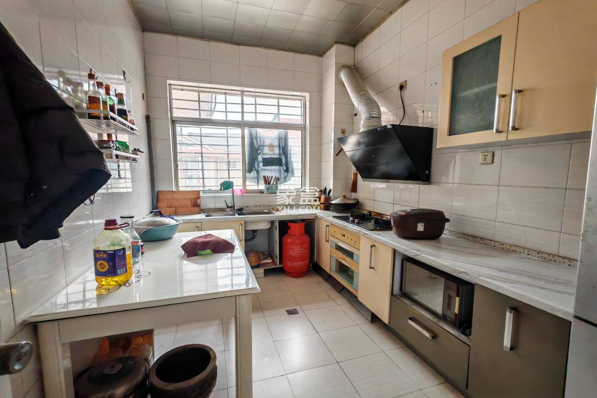 欣业家园 4室2厅2卫 1000.0元/月 欣业家园 4室2厅2卫 1000.0元/月室内图