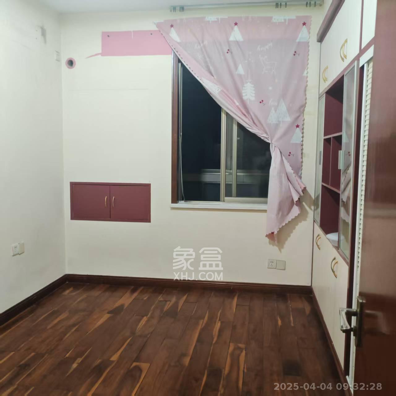 芙蓉公寓 4室2厅1卫 3000.0元/月 芙蓉公寓 4室2厅1卫 3000.0元/月室内图