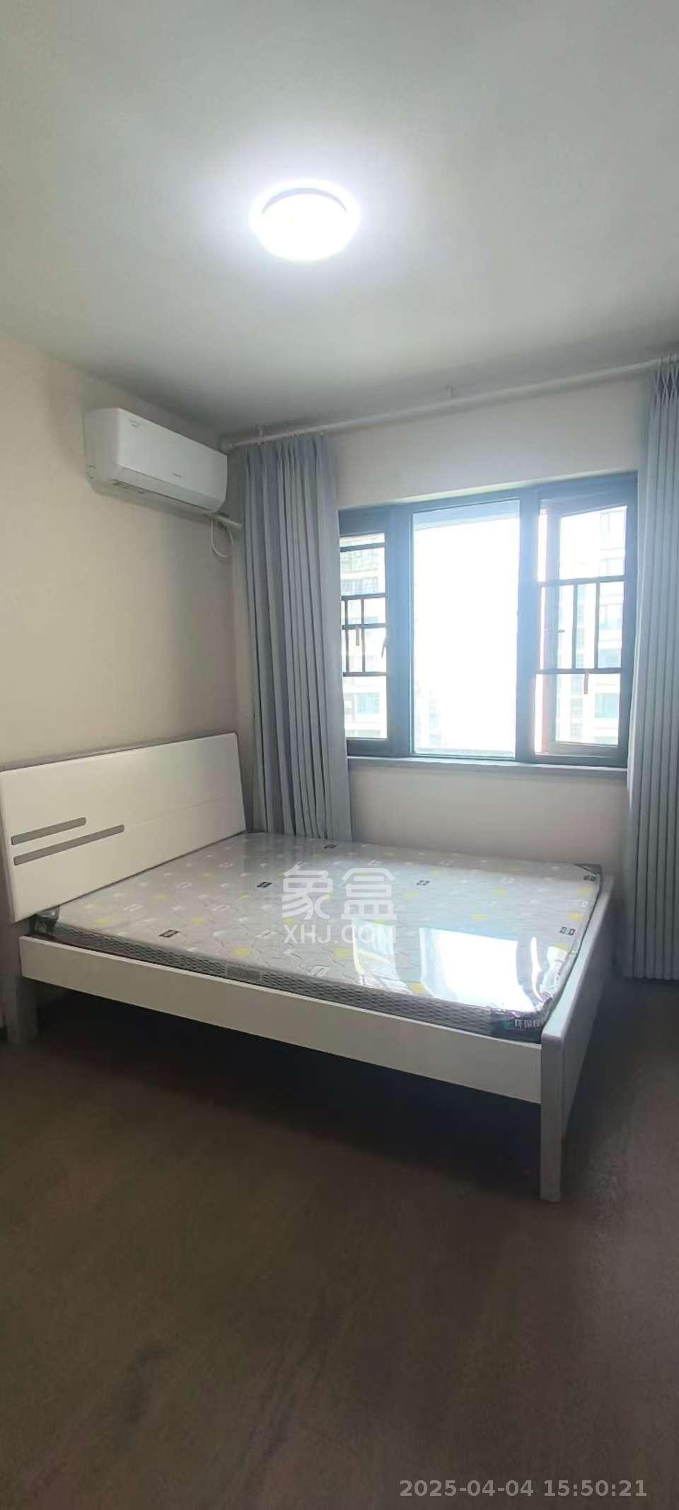 中海阅麓山二期  4室2厅2卫   3800.00元/月室内图