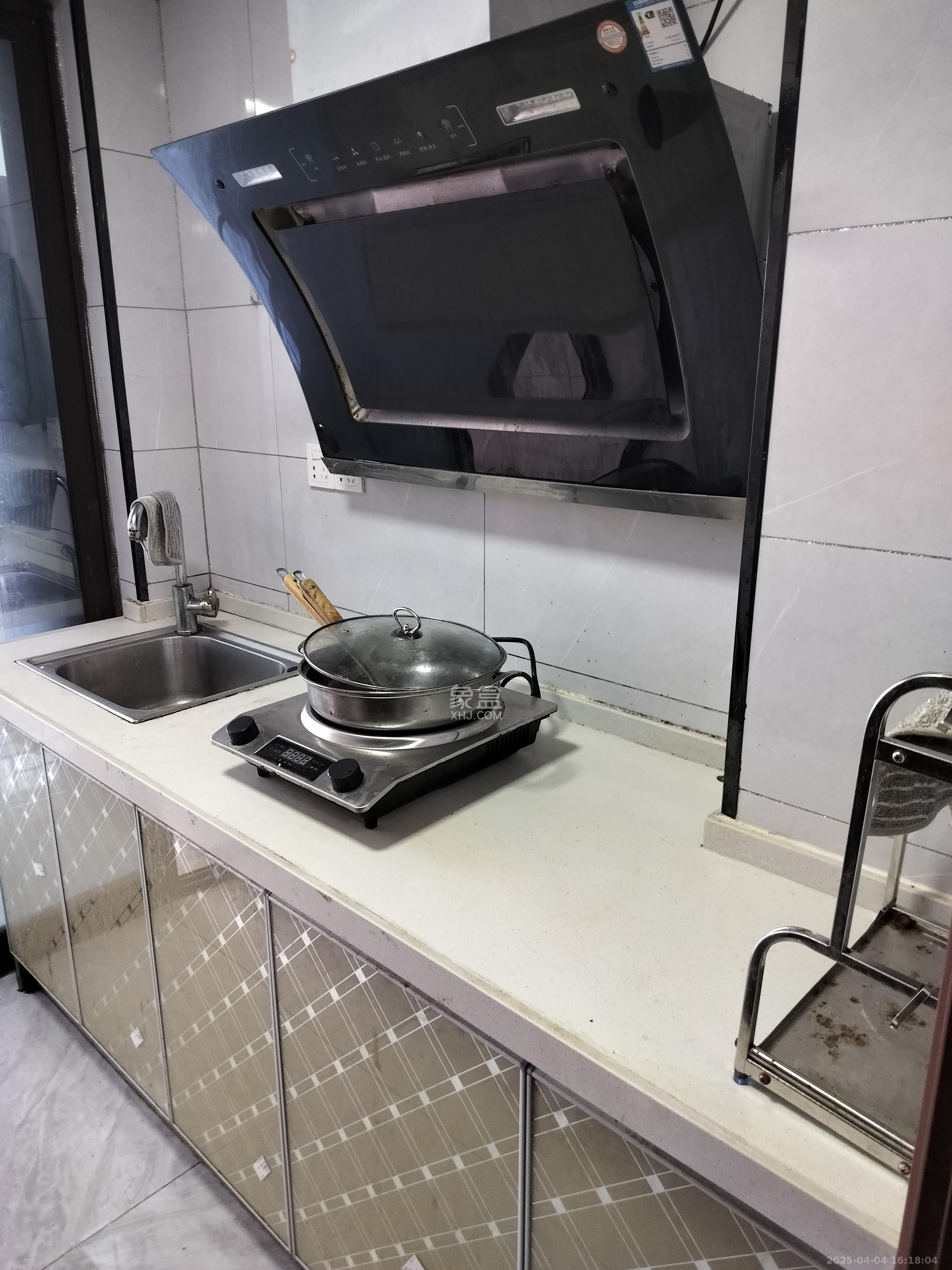 中南国际眼镜城(中伟商业中心) 1室1厅1卫 1280.0元/月 中南国际眼镜城(中伟商业中心) 1室1厅1卫 1280.0元/月室内图