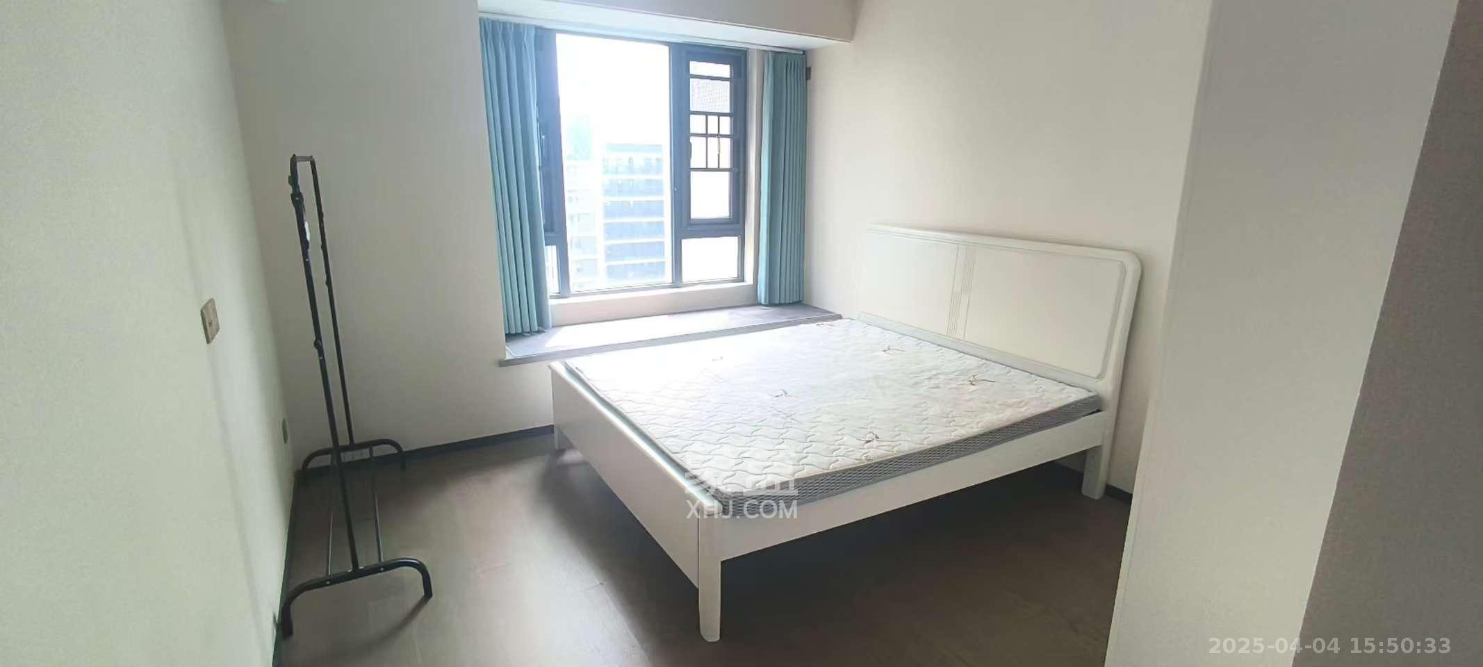 中海阅麓山二期  4室2厅2卫   3800.00元/月室内图