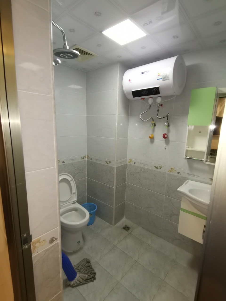 滨海之星酒店公寓 1室1厅1卫 41.0万 滨海之星酒店公寓 1室1厅1卫 41.0万客厅