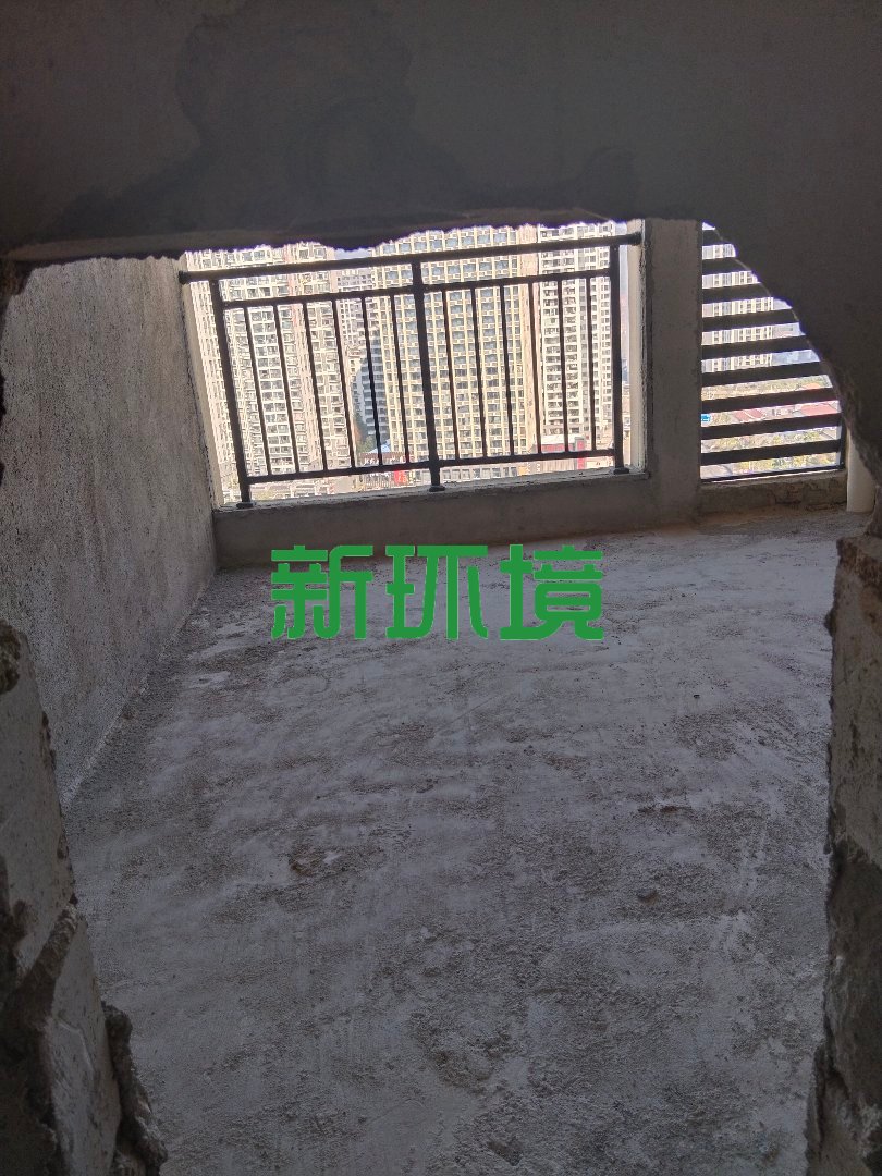 丽景天下二期  4室2厅2卫   90.00万客厅