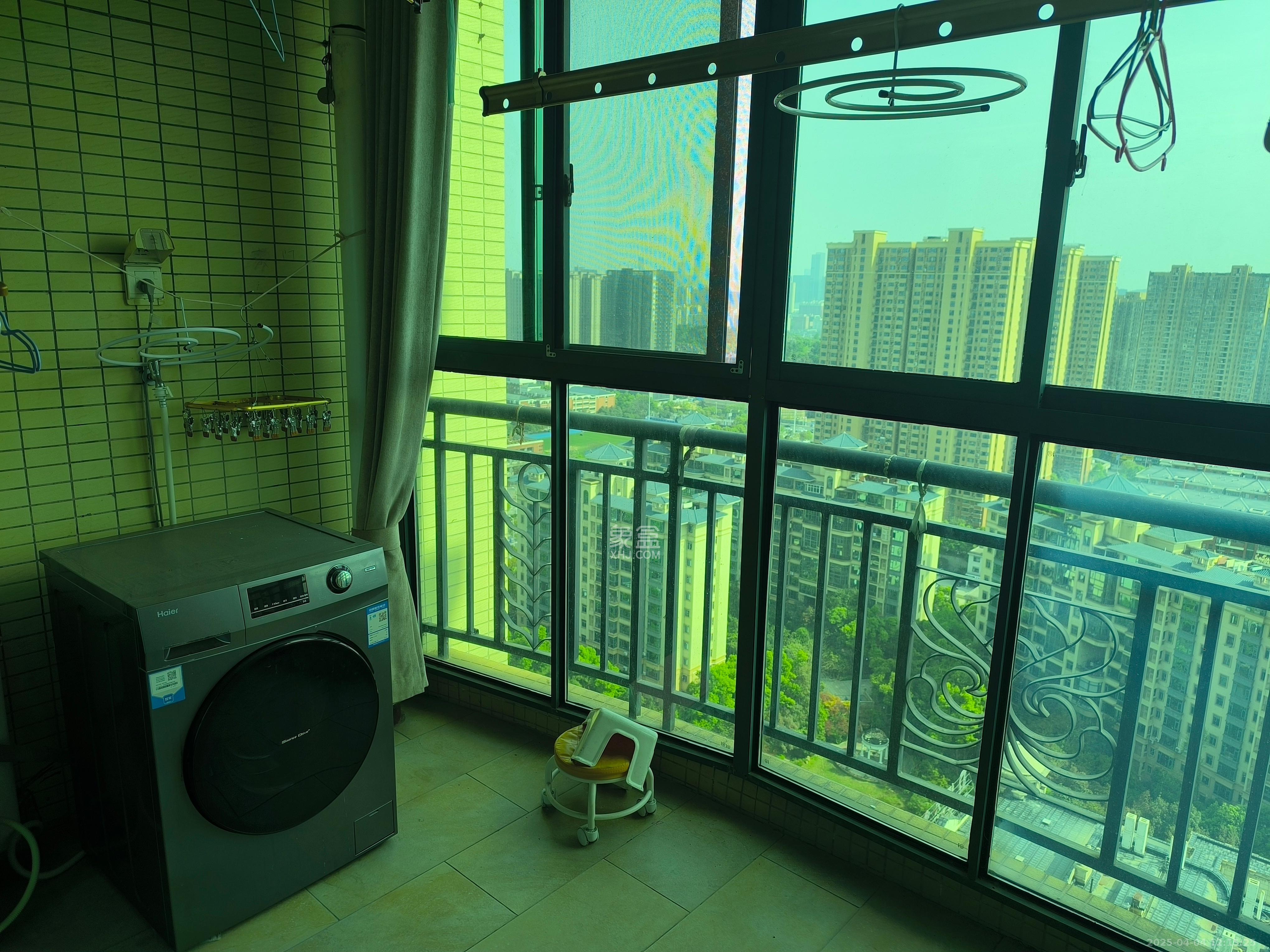 恒大华府 4室2厅2卫 4200.0元/月 恒大华府 4室2厅2卫 4200.0元/月室内图