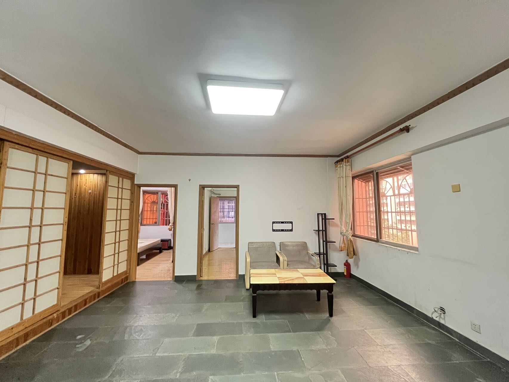 金棕苑 3室1厅1卫 2300.0元/月 金棕苑 3室1厅1卫 2300.0元/月室内图