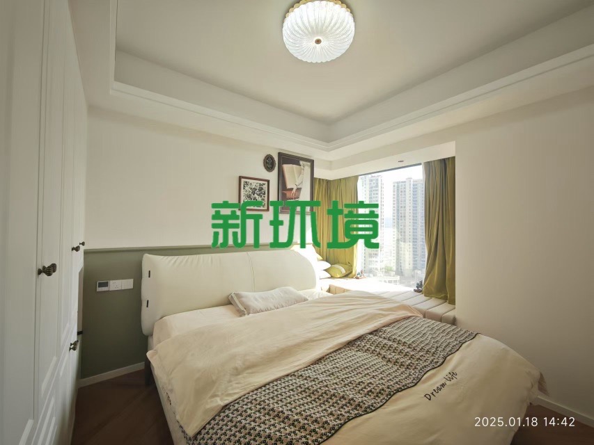 东岳新外滩  1室0厅0卫   68.00万客厅