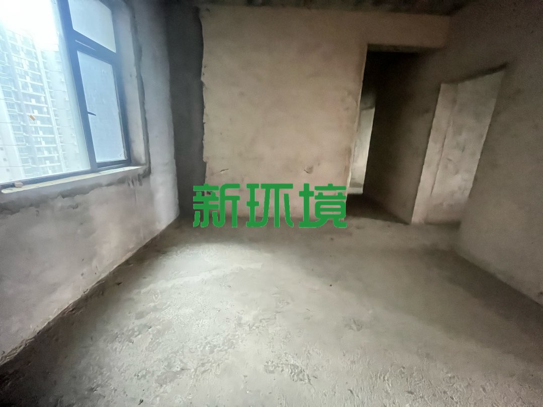 东方明珠  5室2厅2卫   71.00万客厅