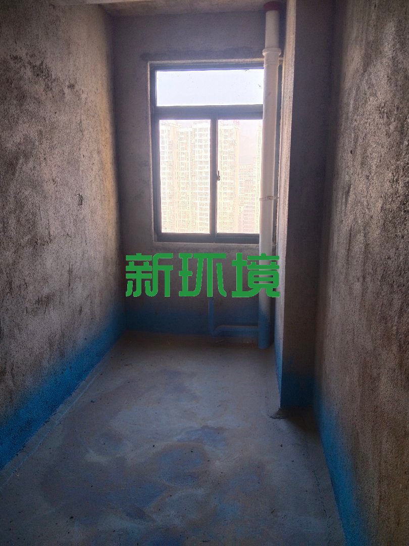 丽景天下二期  4室2厅2卫   90.00万客厅