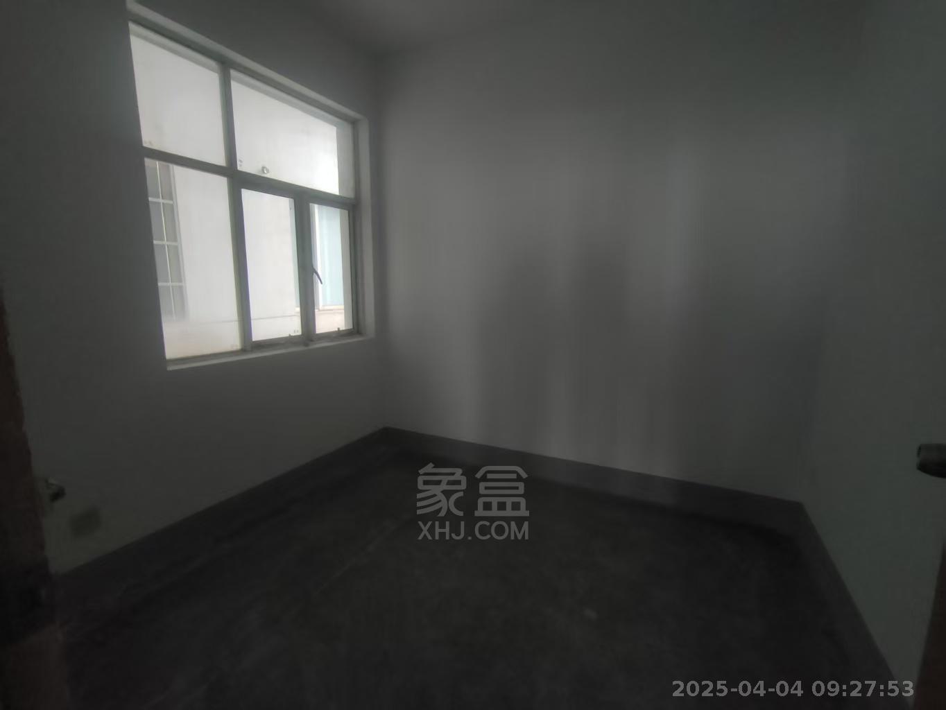 耀华锦园  1室2厅1卫   1800.00元/月室内图