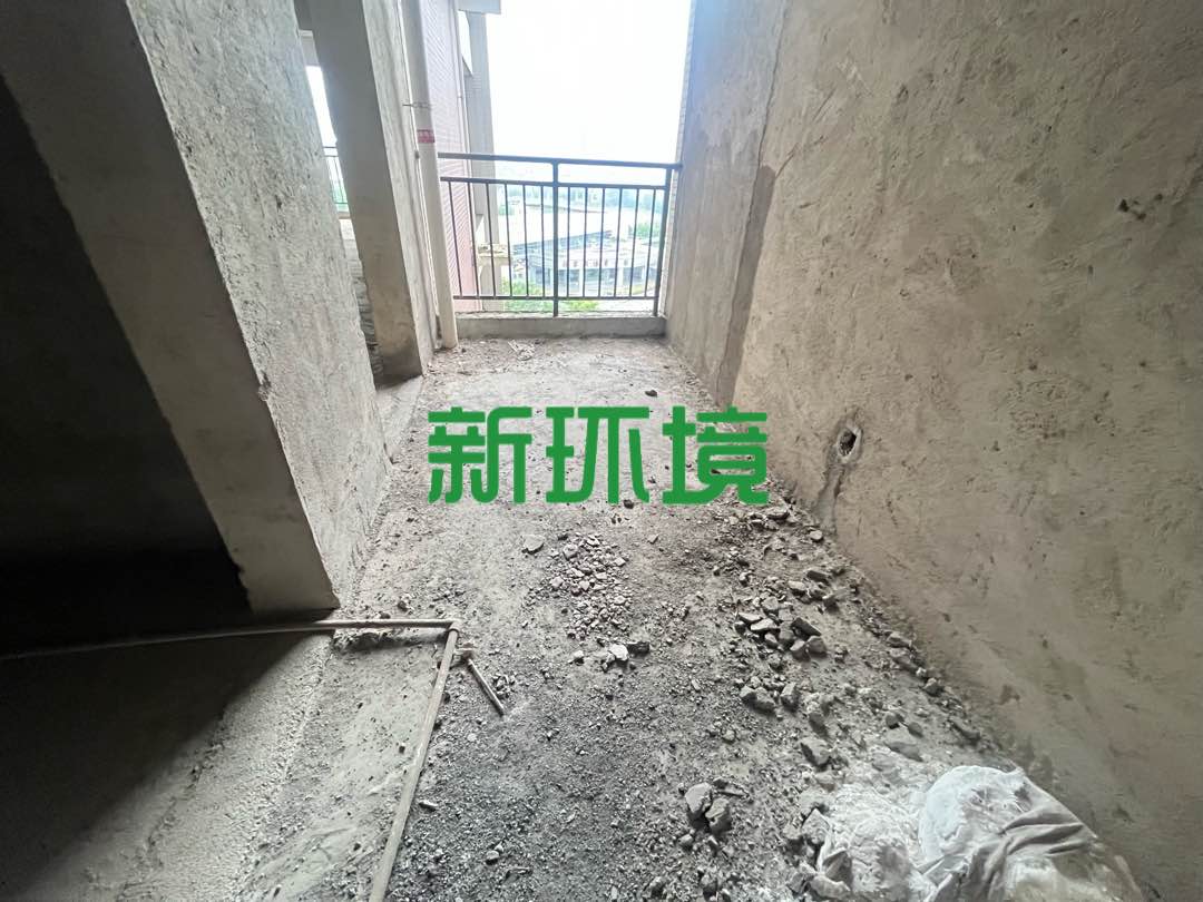 东方明珠  5室2厅2卫   71.00万客厅