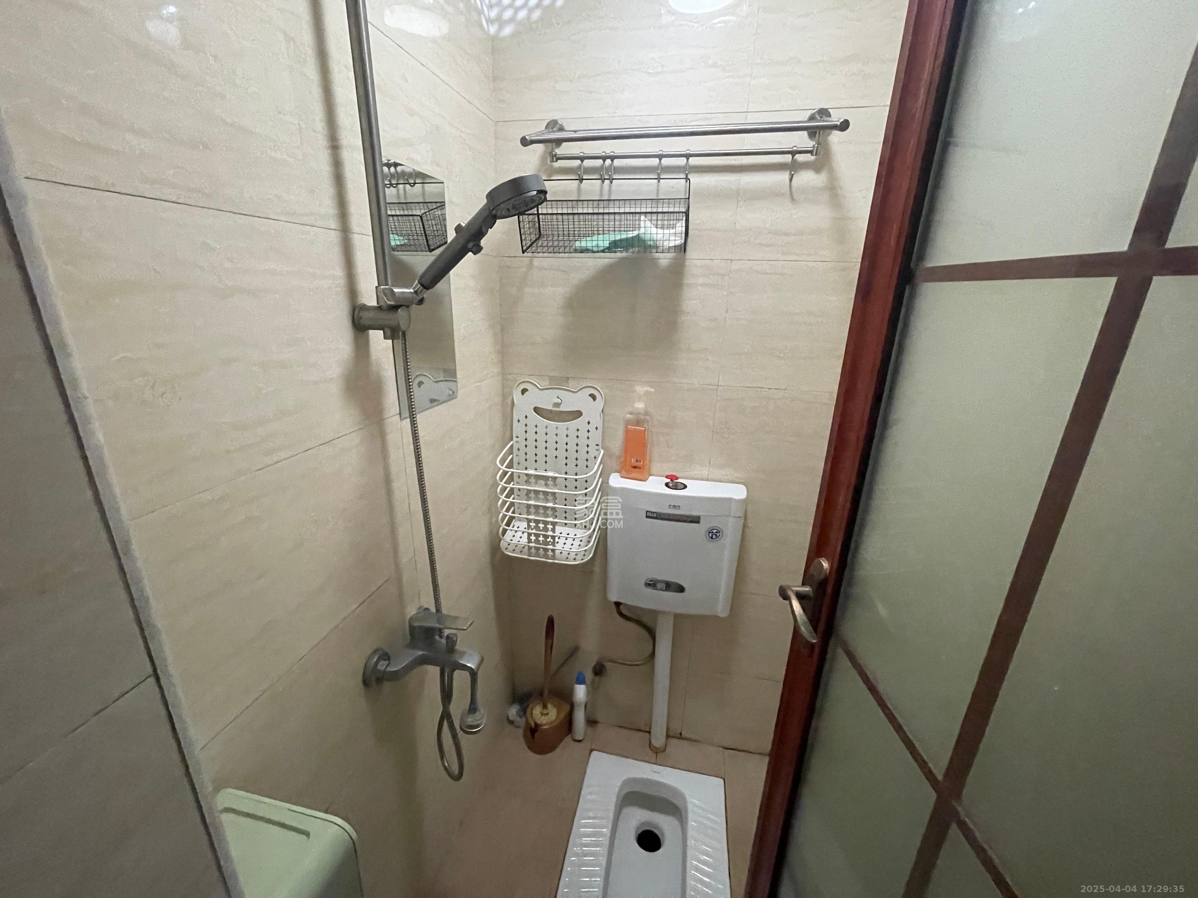 第一师范宿舍  1室0厅0卫   1200.00元/月室内图