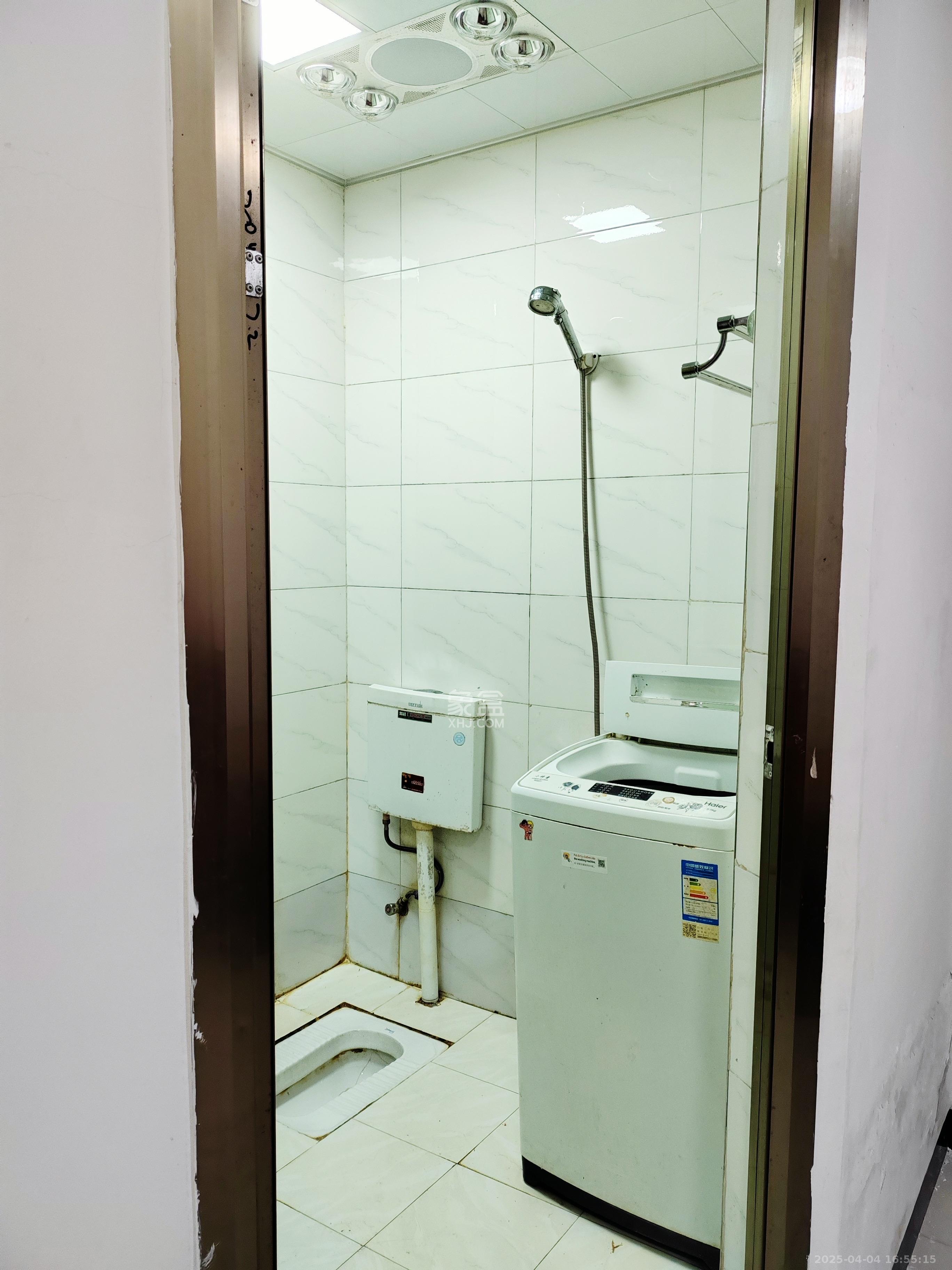 骑龙安置小区  1室1厅1卫   1300.00元/月室内图