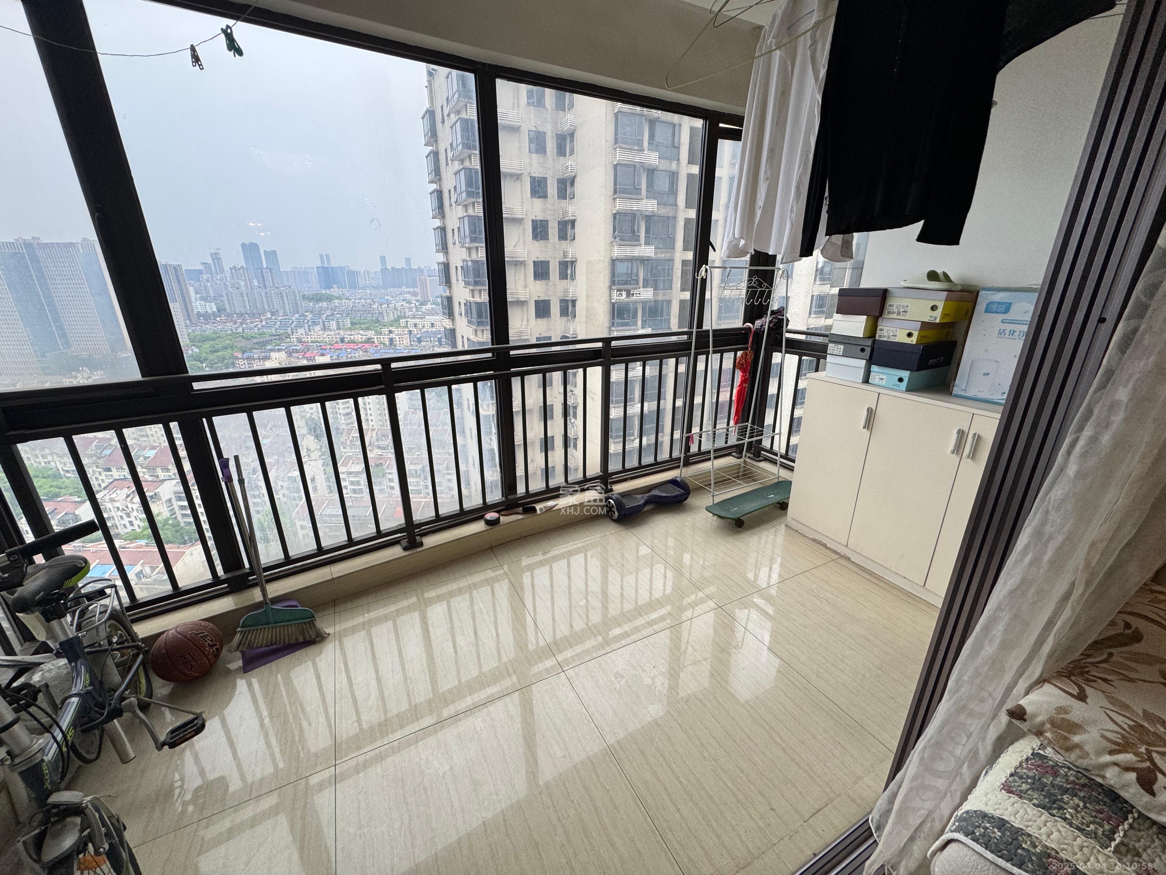 上东辛顿公寓 3室2厅1卫 3000.0元/月 上东辛顿公寓 3室2厅1卫 3000.0元/月室内图