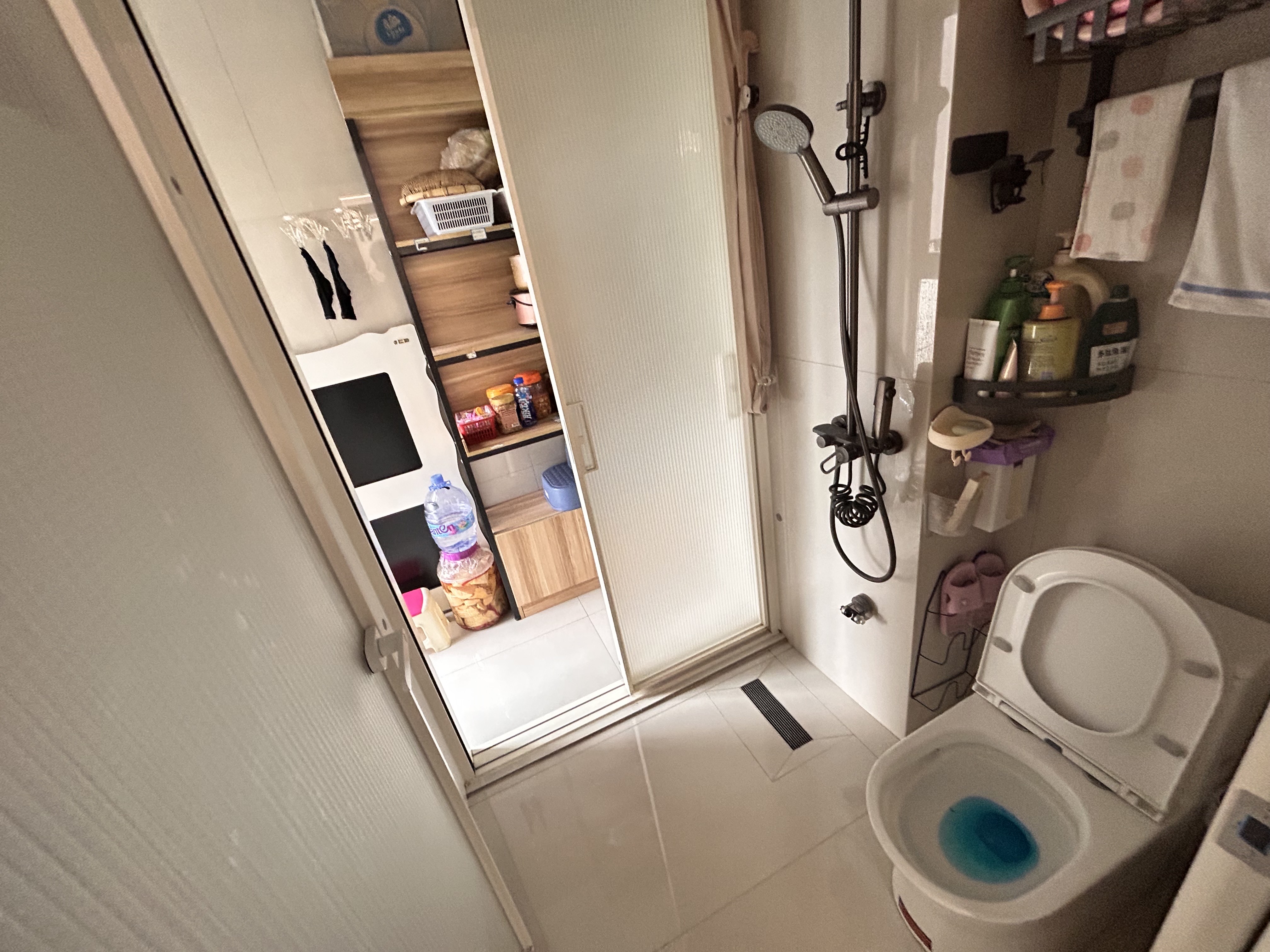 南门口安置小区二期 1室1厅1卫 1800.0元/月 南门口安置小区二期 1室1厅1卫 1800.0元/月室内图