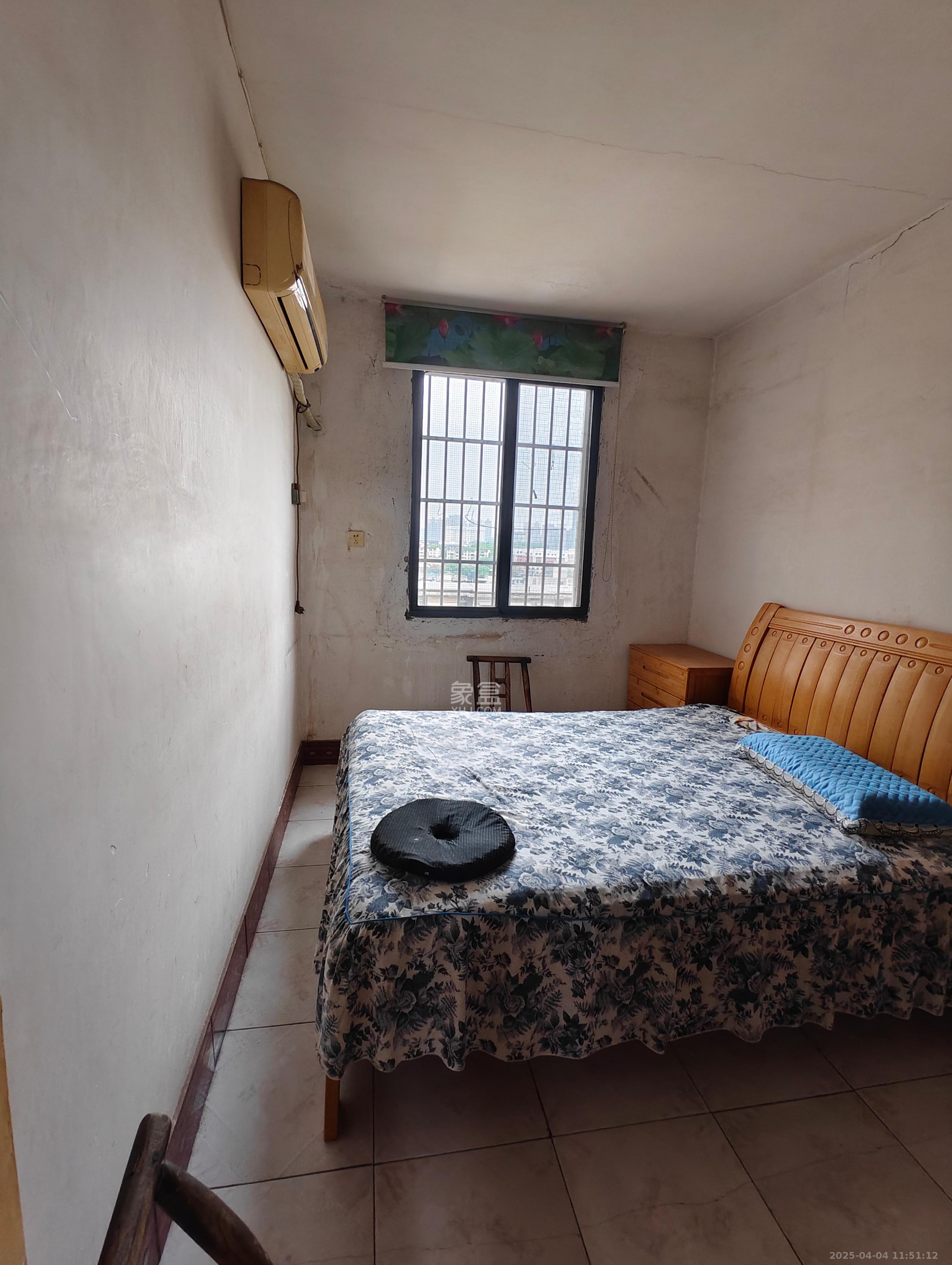 桔园小区1-8片 2室2厅1卫 1300.0元/月 桔园小区1-8片 2室2厅1卫 1300.0元/月室内图