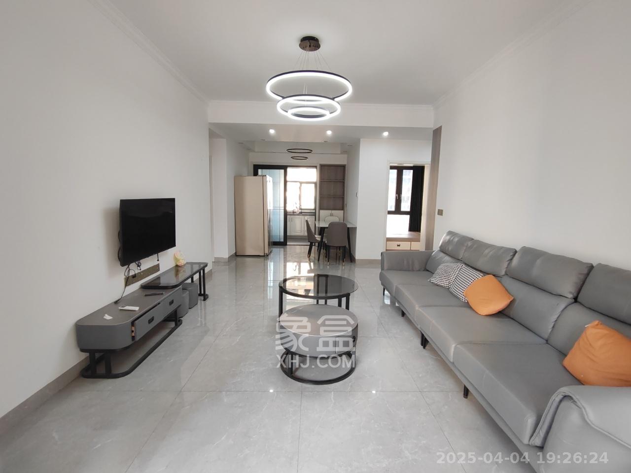 洋湖时代 3室2厅1卫 2350.0元/月 洋湖时代 3室2厅1卫 2350.0元/月室内图