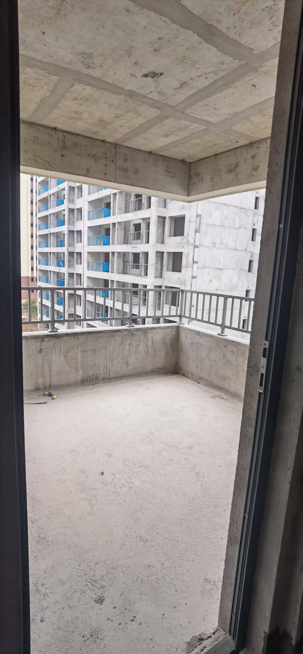 机器人欢乐城  3室2厅2卫   1500.00元/月室内图