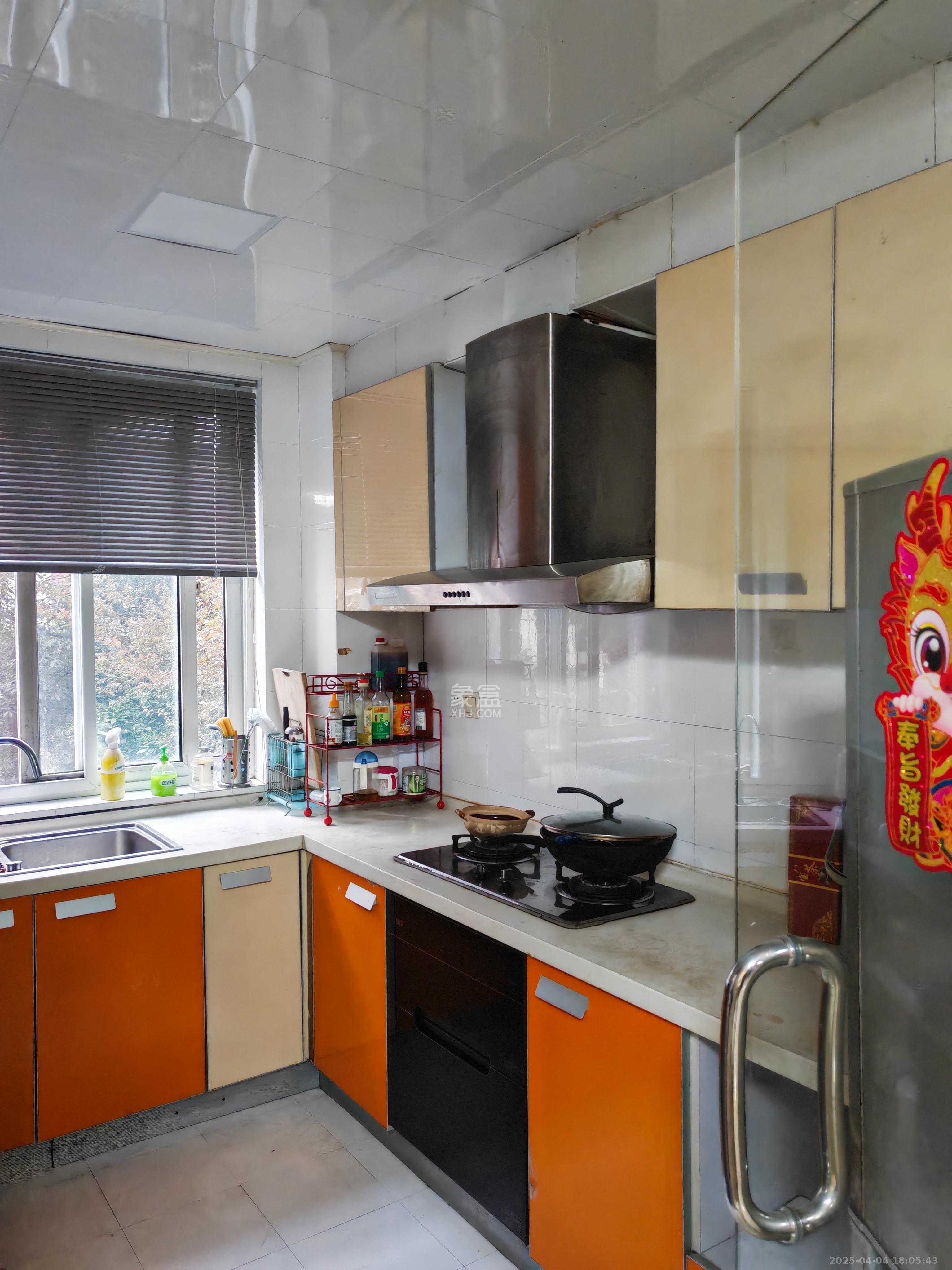 鸿铭中心  3室2厅2卫   3800.00元/月室内图