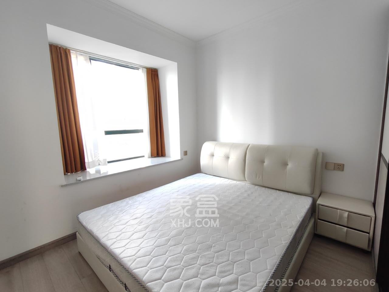 洋湖时代 3室2厅1卫 2350.0元/月 洋湖时代 3室2厅1卫 2350.0元/月室内图