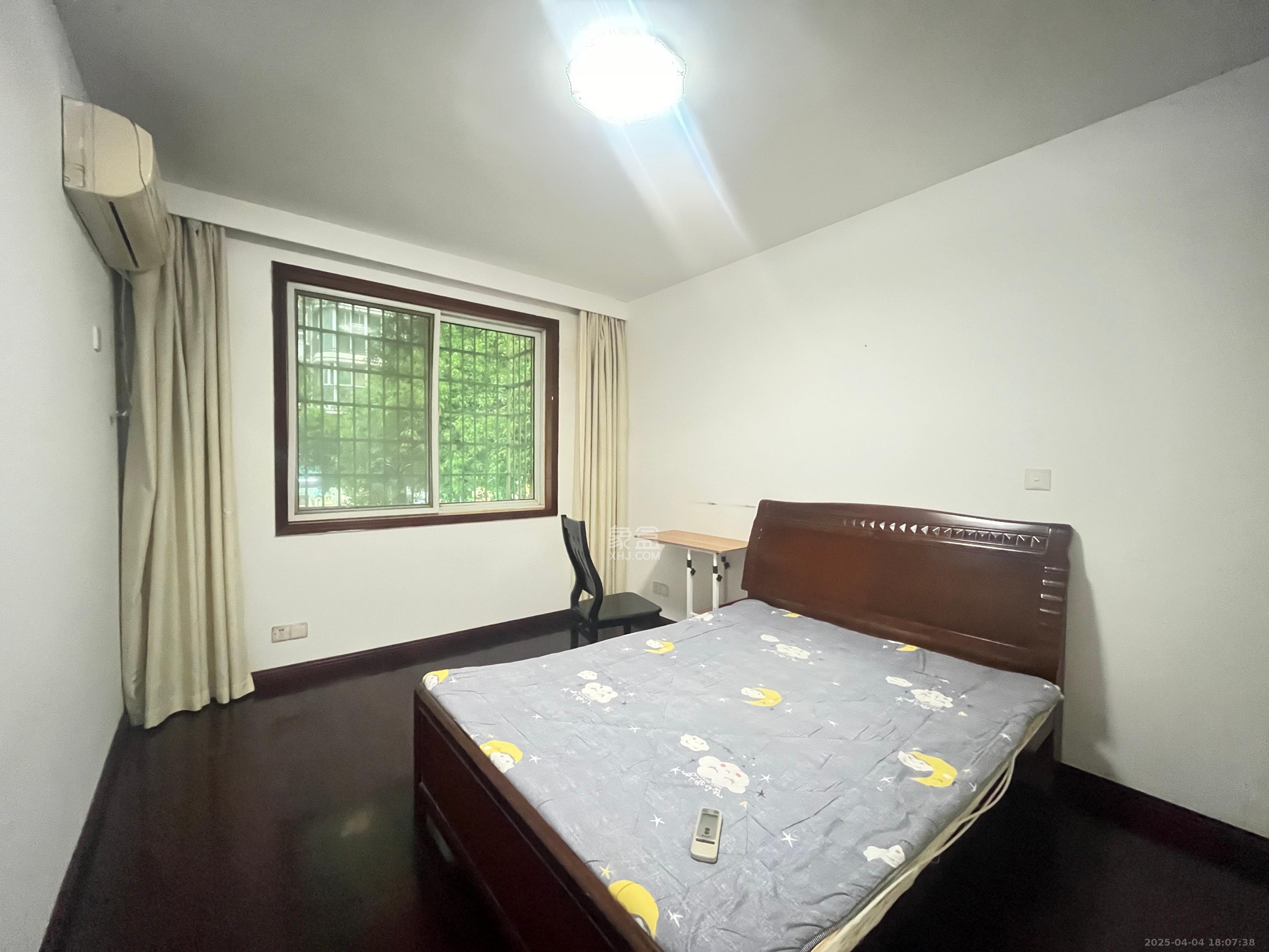 恩瑞麓山名园(龙王港小区) 3室2厅2卫 2500.0元/月 恩瑞麓山名园(龙王港小区) 3室2厅2卫 2500.0元/月室内图