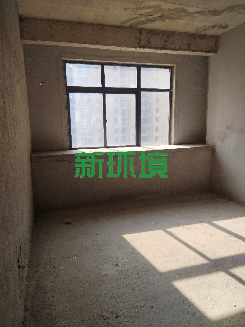 丽景天下二期  4室2厅2卫   90.00万客厅