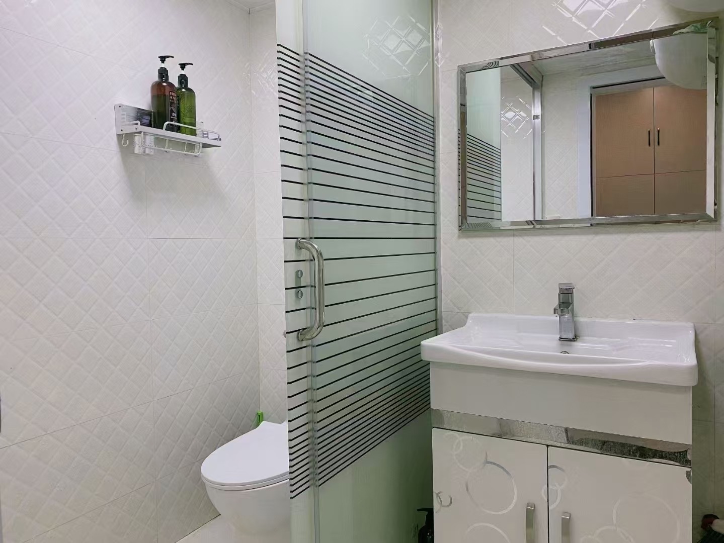 华南城市广场  1室1厅1卫    1600.0元/月 华南城市广场  1室1厅1卫    1600.0元/月室内图