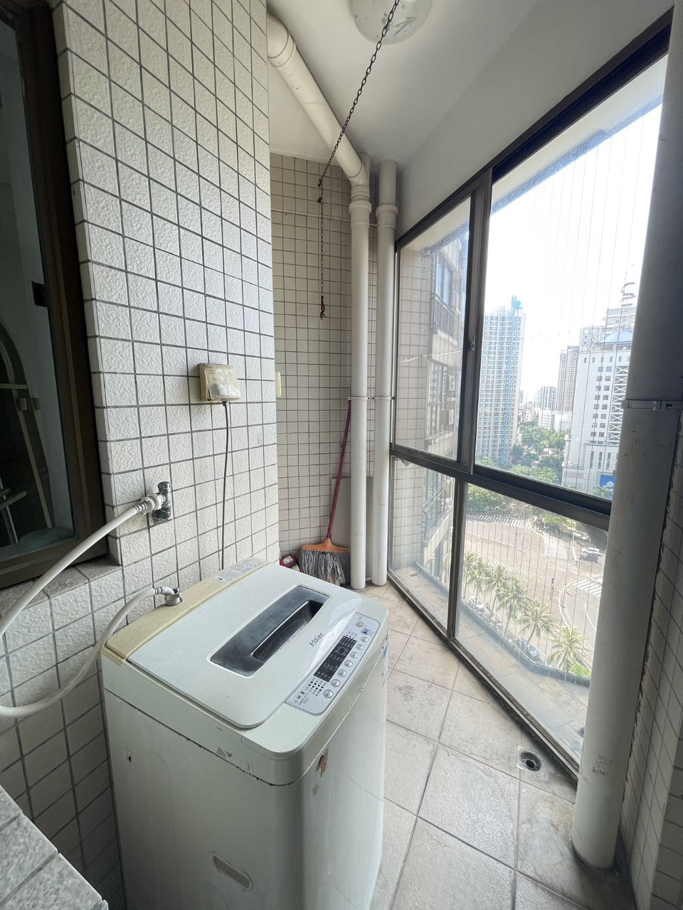 警苑  4室2厅1卫   4600.00元/月室内图