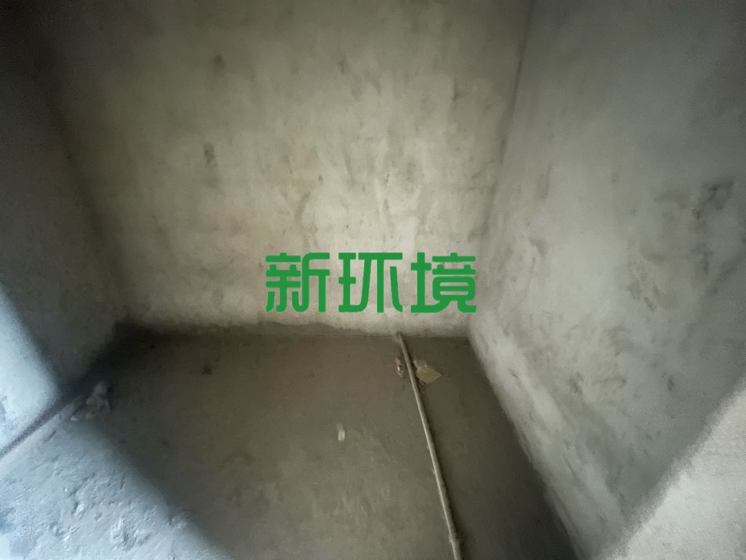 东方明珠  5室2厅2卫   71.00万客厅