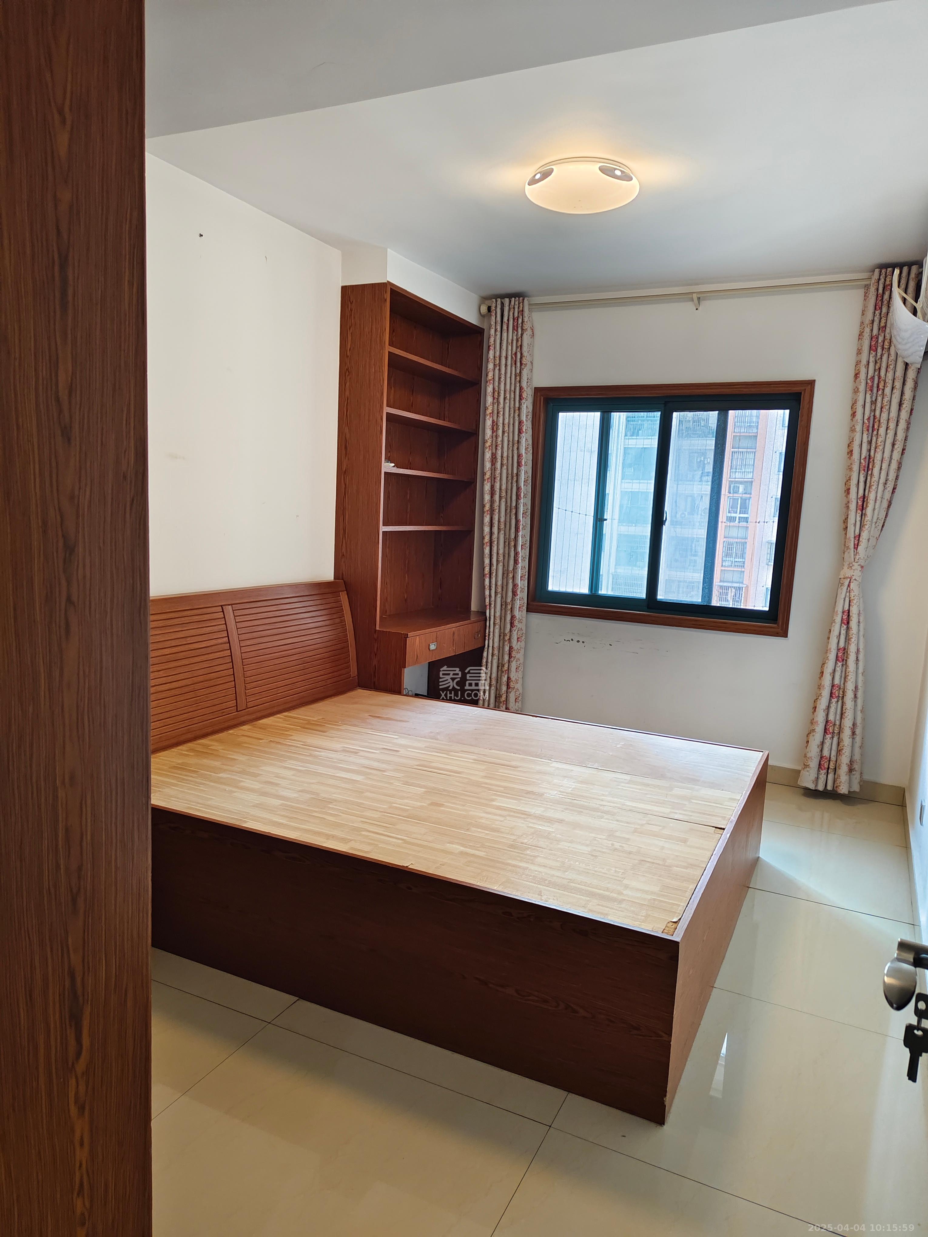 蝴蝶谷  3室2厅2卫   2300.00元/月室内图
