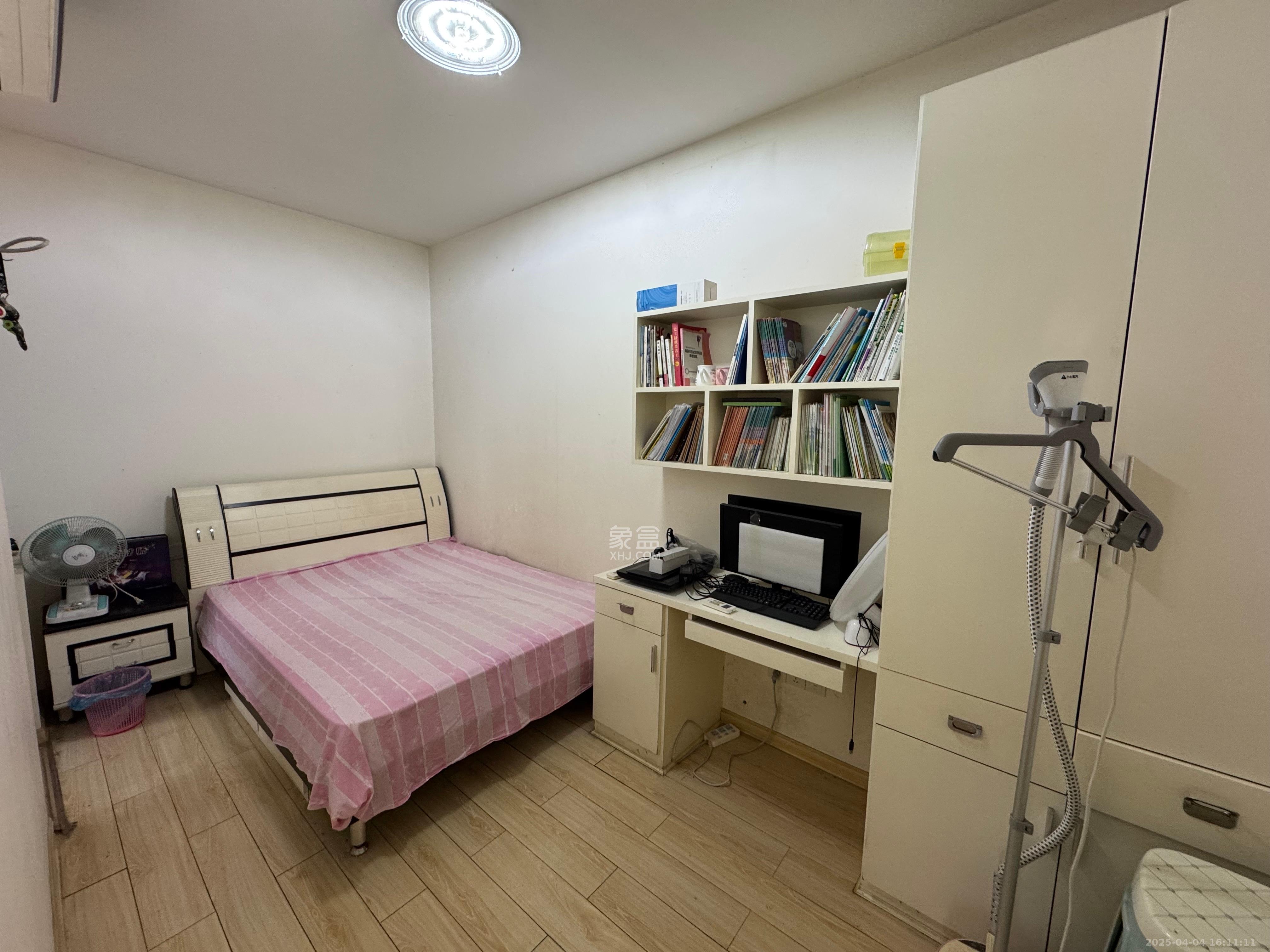 上东辛顿公寓 3室2厅1卫 3000.0元/月 上东辛顿公寓 3室2厅1卫 3000.0元/月室内图