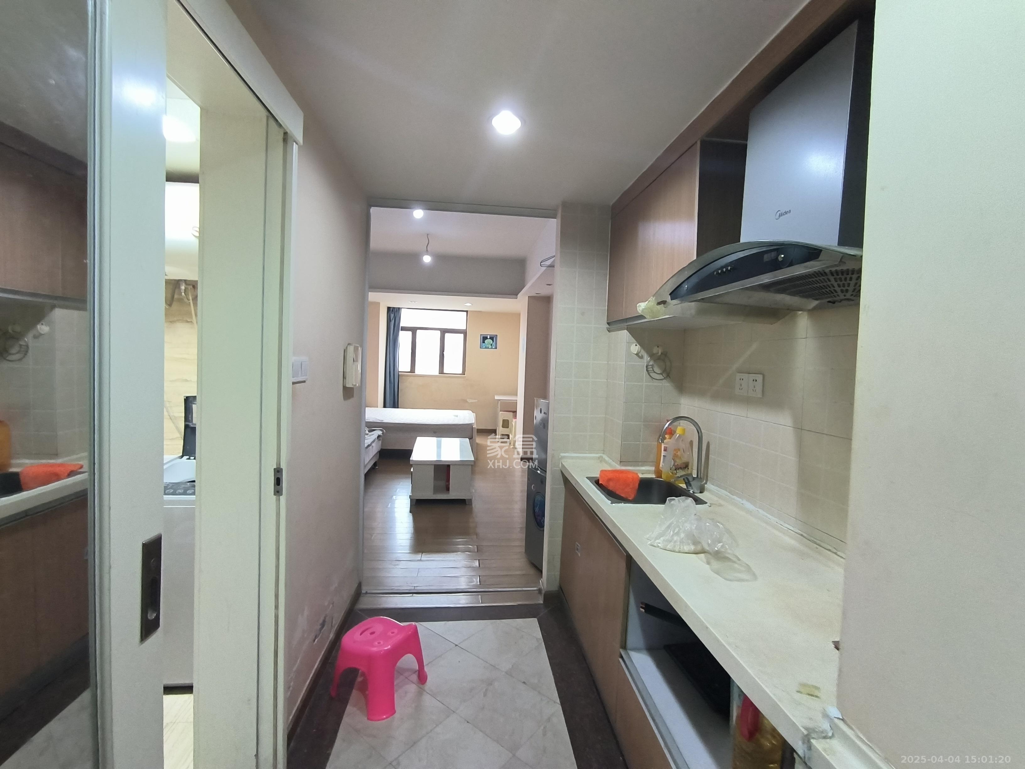 米兰春天  1室1厅1卫    1200.0元/月 米兰春天  1室1厅1卫    1200.0元/月