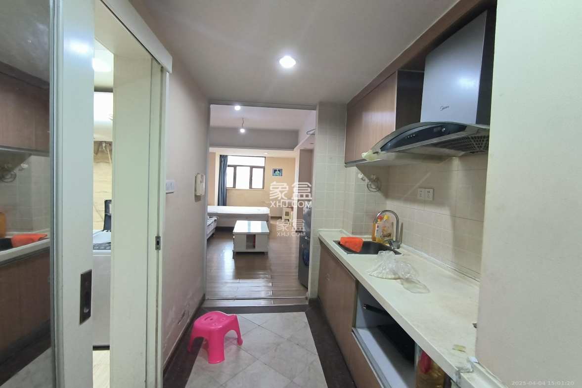 米兰春天  1室1厅1卫    1200.0元/月 米兰春天  1室1厅1卫    1200.0元/月室内图