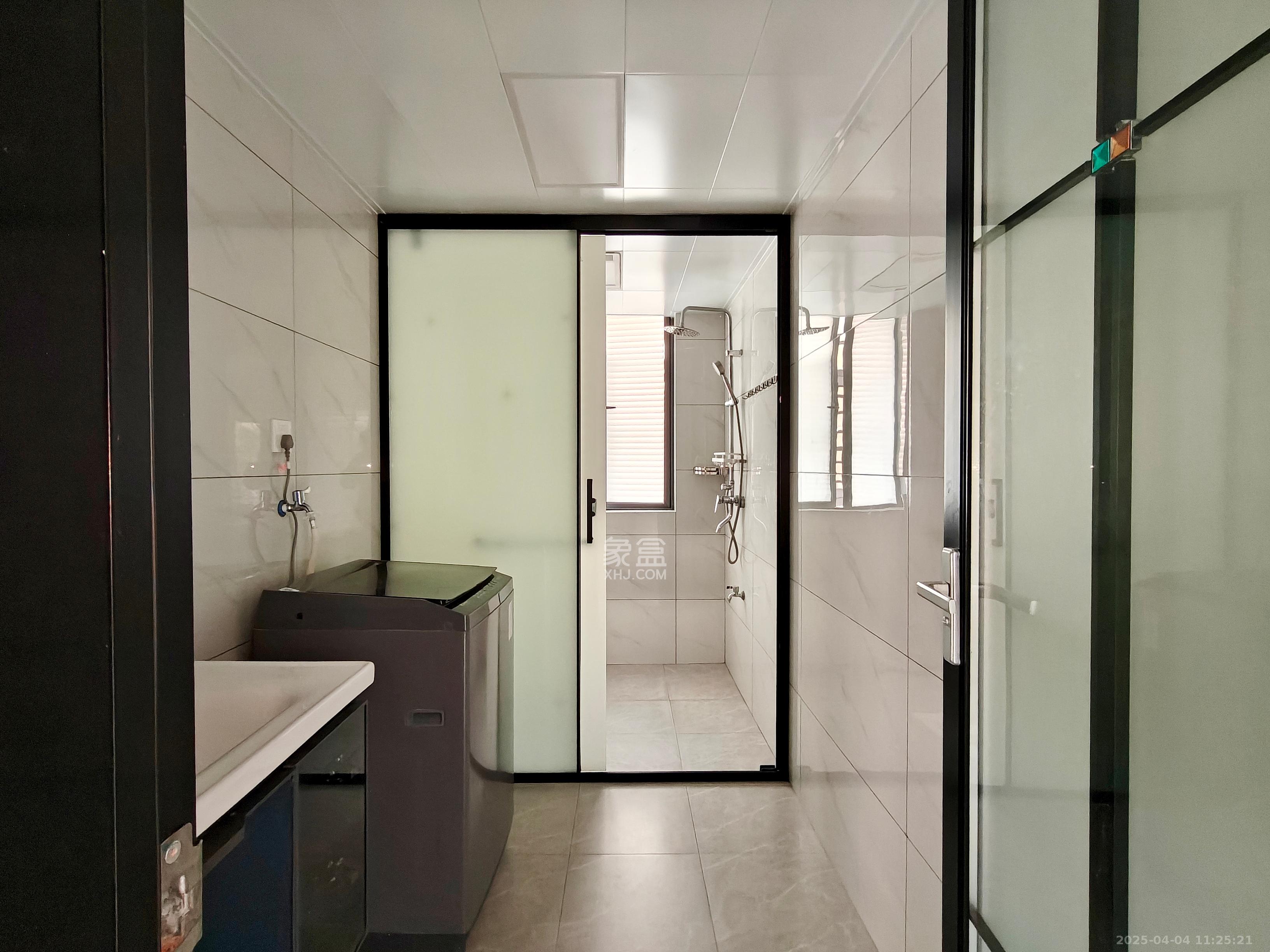 智达佳园  3室2厅2卫    2200.0元/月 智达佳园  3室2厅2卫    2200.0元/月室内图