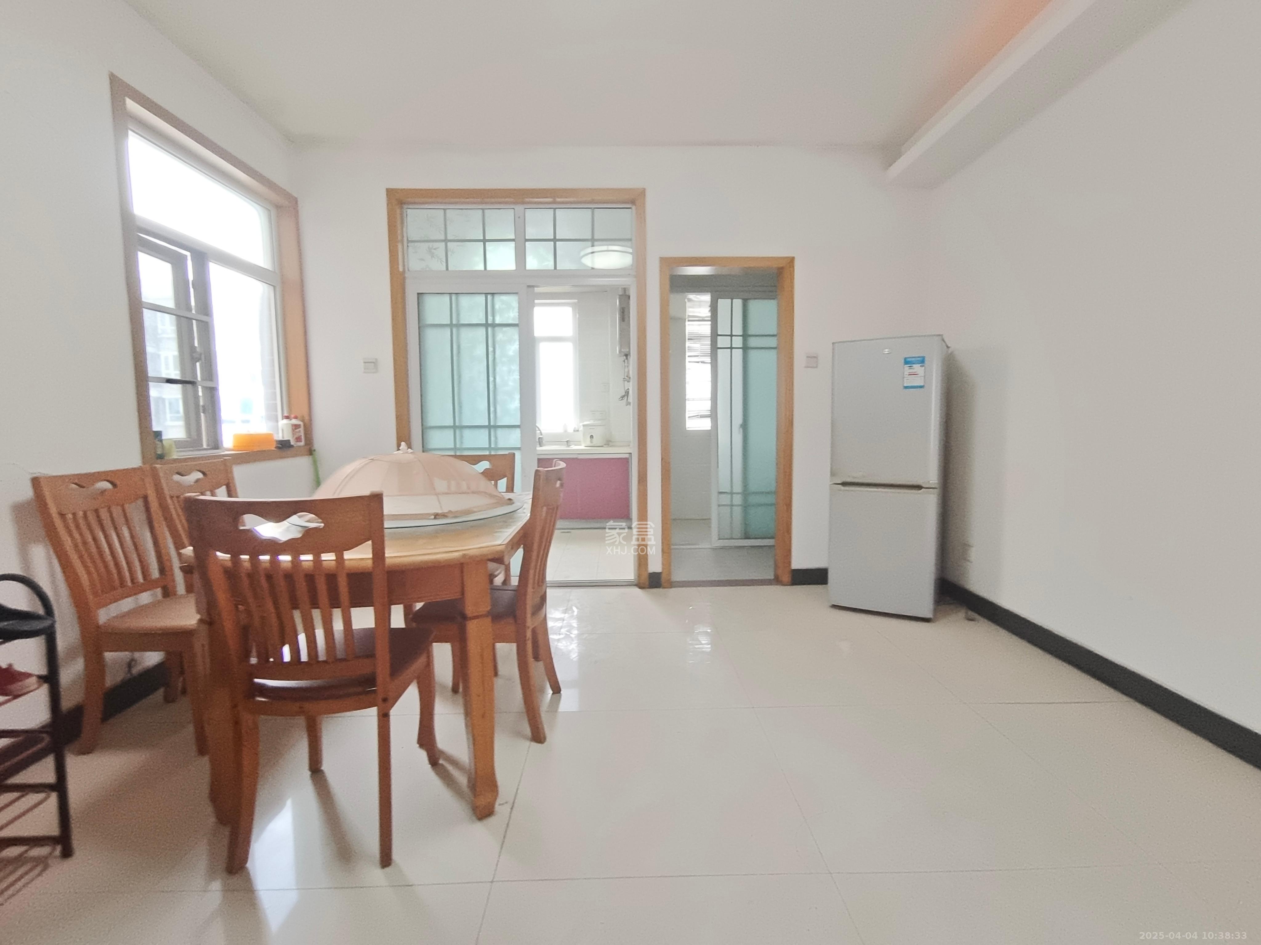 学府华庭 3室2厅2卫 2400.0元/月 学府华庭 3室2厅2卫 2400.0元/月室内图