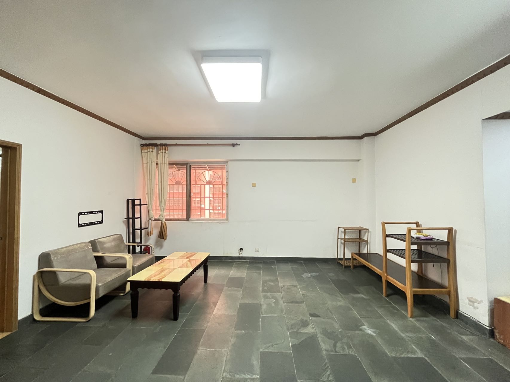 金棕苑 3室1厅1卫 2300.0元/月 金棕苑 3室1厅1卫 2300.0元/月室内图